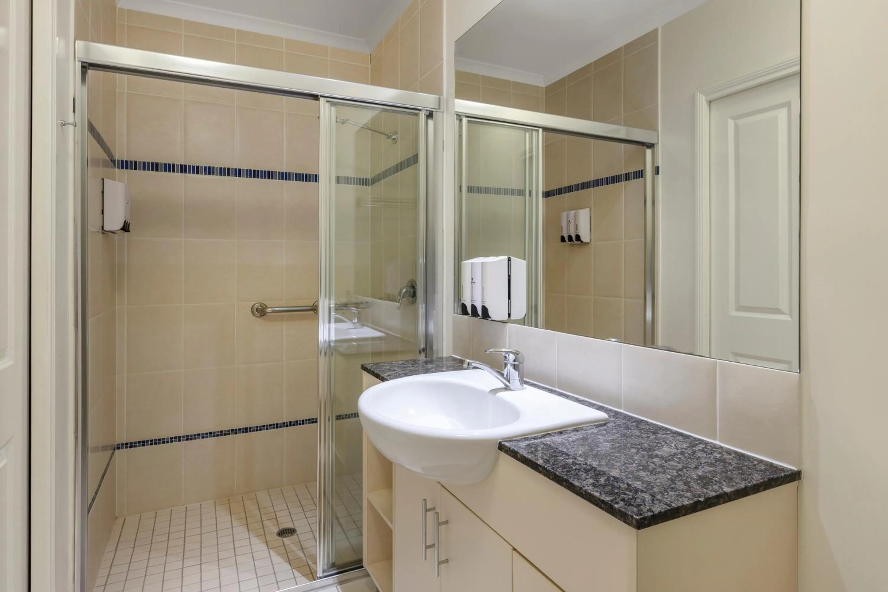 Bathroom in Park Regis City Quays