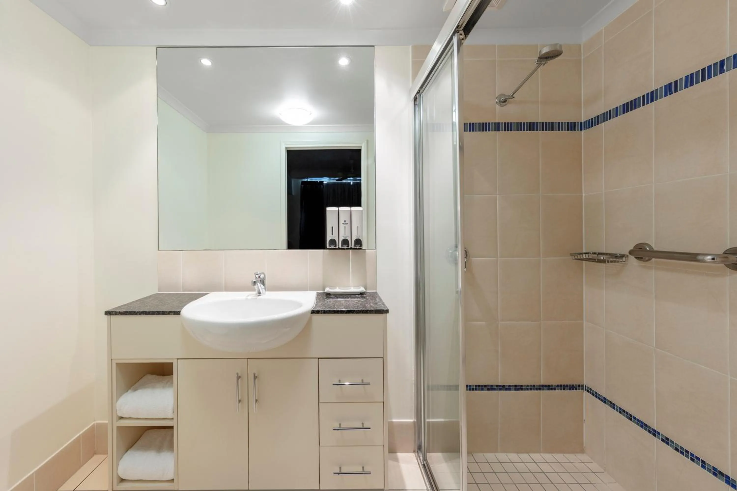Bathroom in Park Regis City Quays