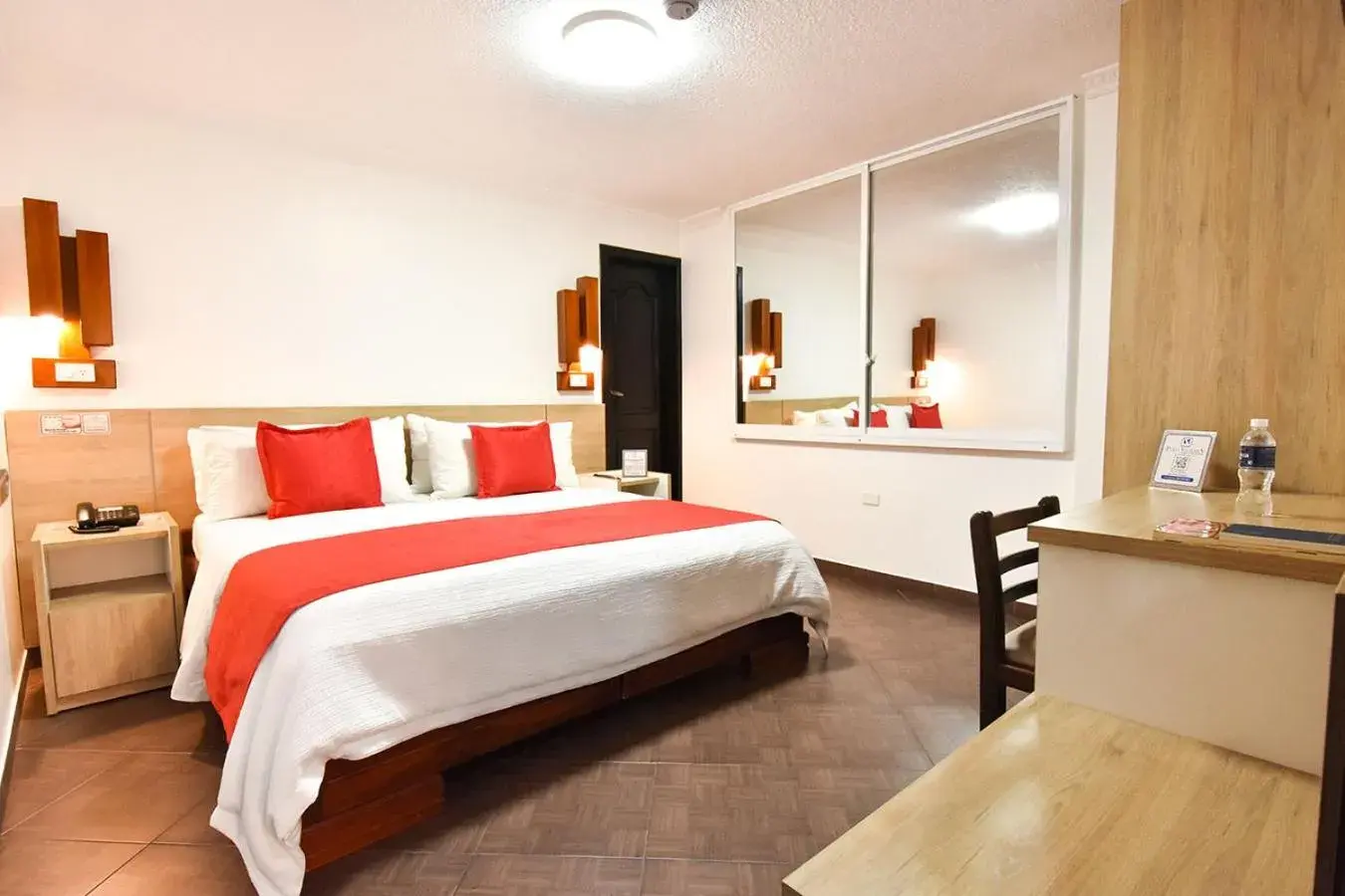 Budget Double Room - single occupancy in Hotel Plaza Victoria Budget Double Room - single occupancy in Hotel Plaza Victoria