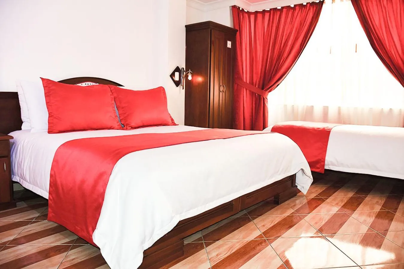 Bedroom, Bed in Hotel Plaza Victoria