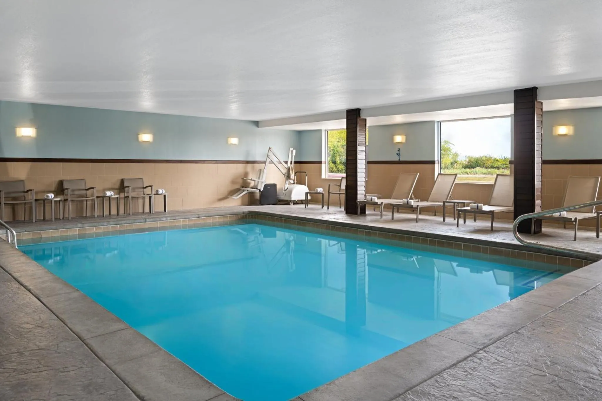 Swimming pool in Holiday Inn Express Toledo North by IHG
