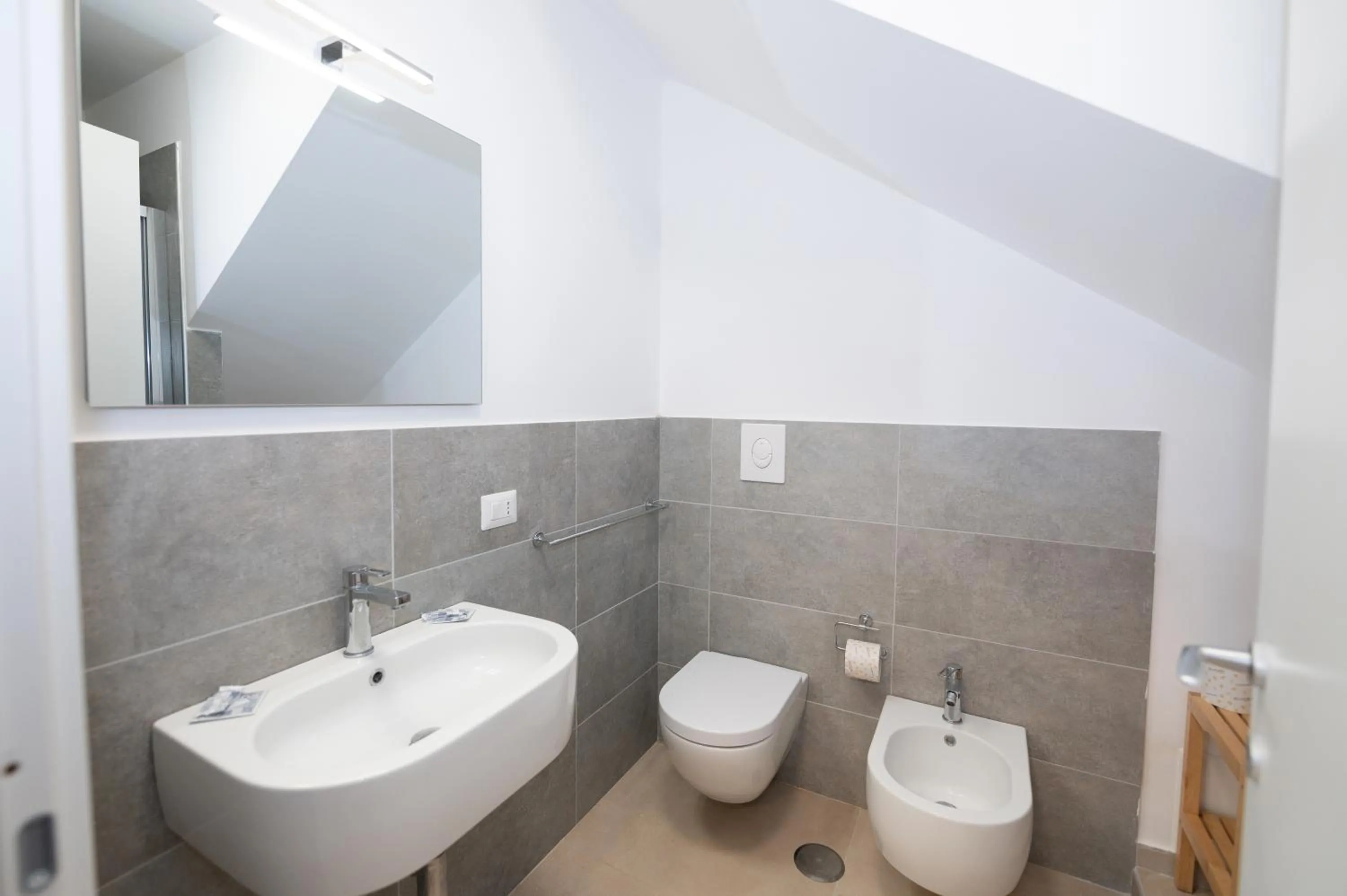 Toilet in Gioia 13 Rooms & Apartments