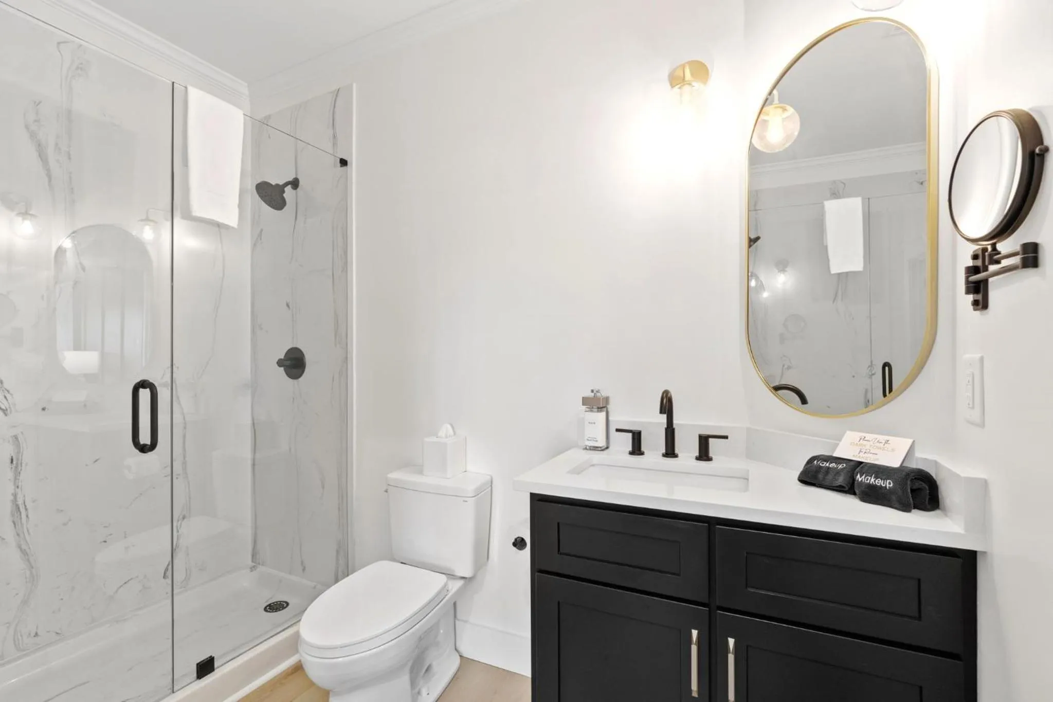 Shower in 27 on Park Boutique Hotel & Venue