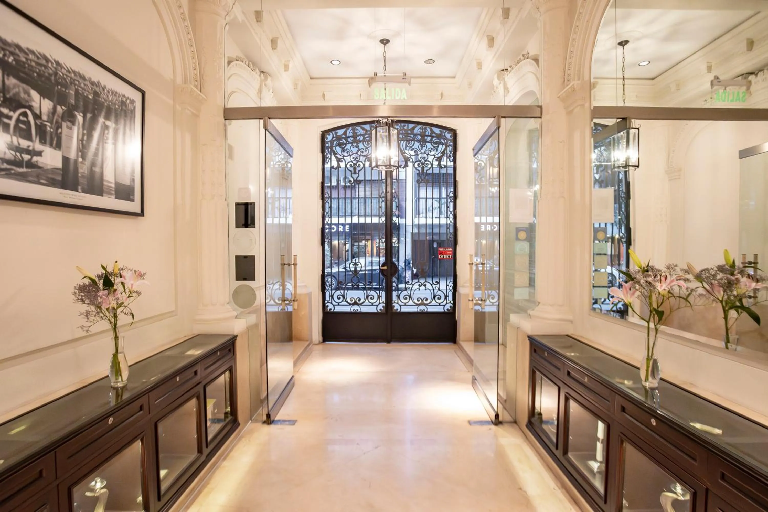 Lobby or reception in Algodon Mansion