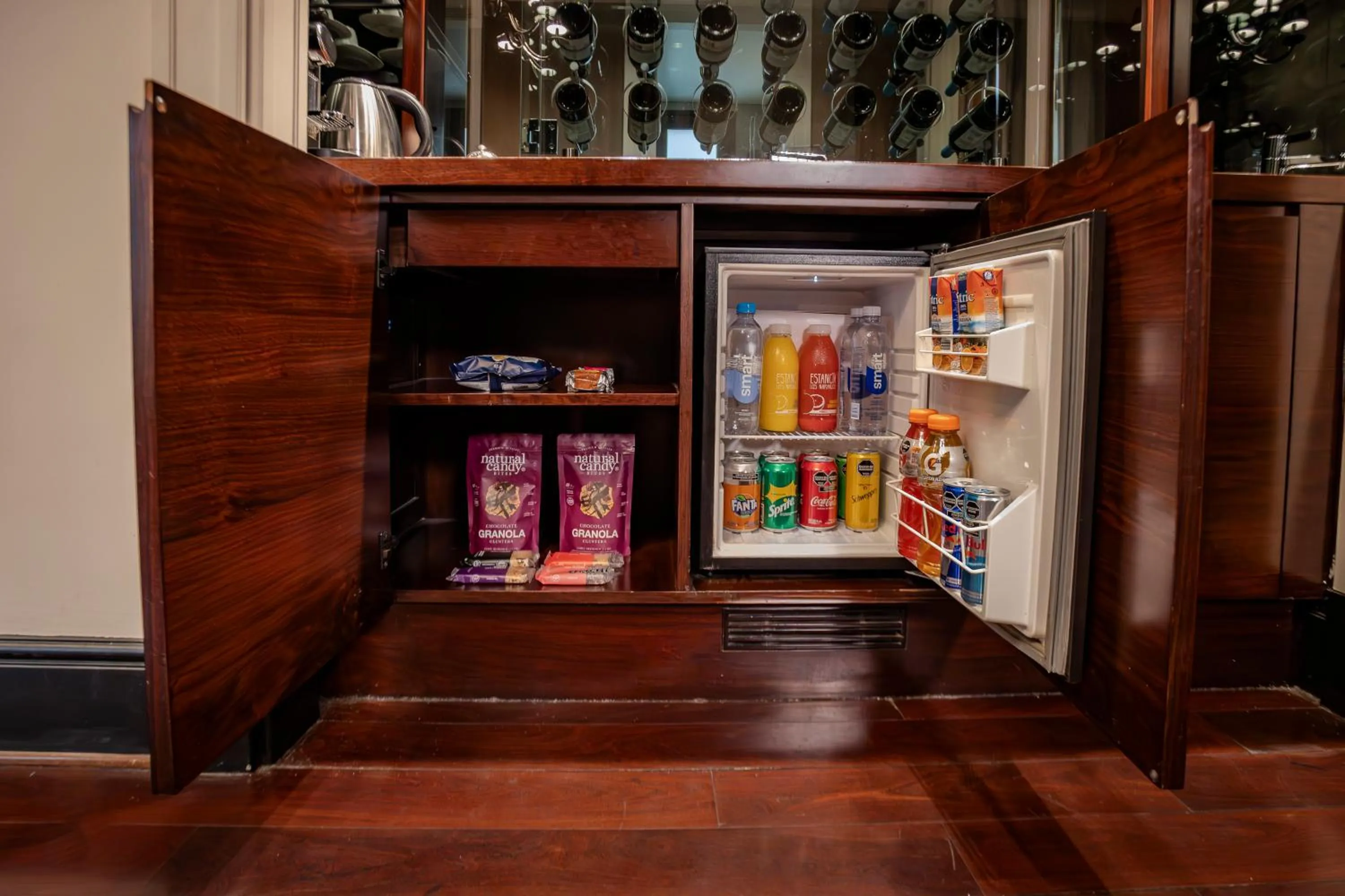 Coffee/tea facilities in Algodon Mansion