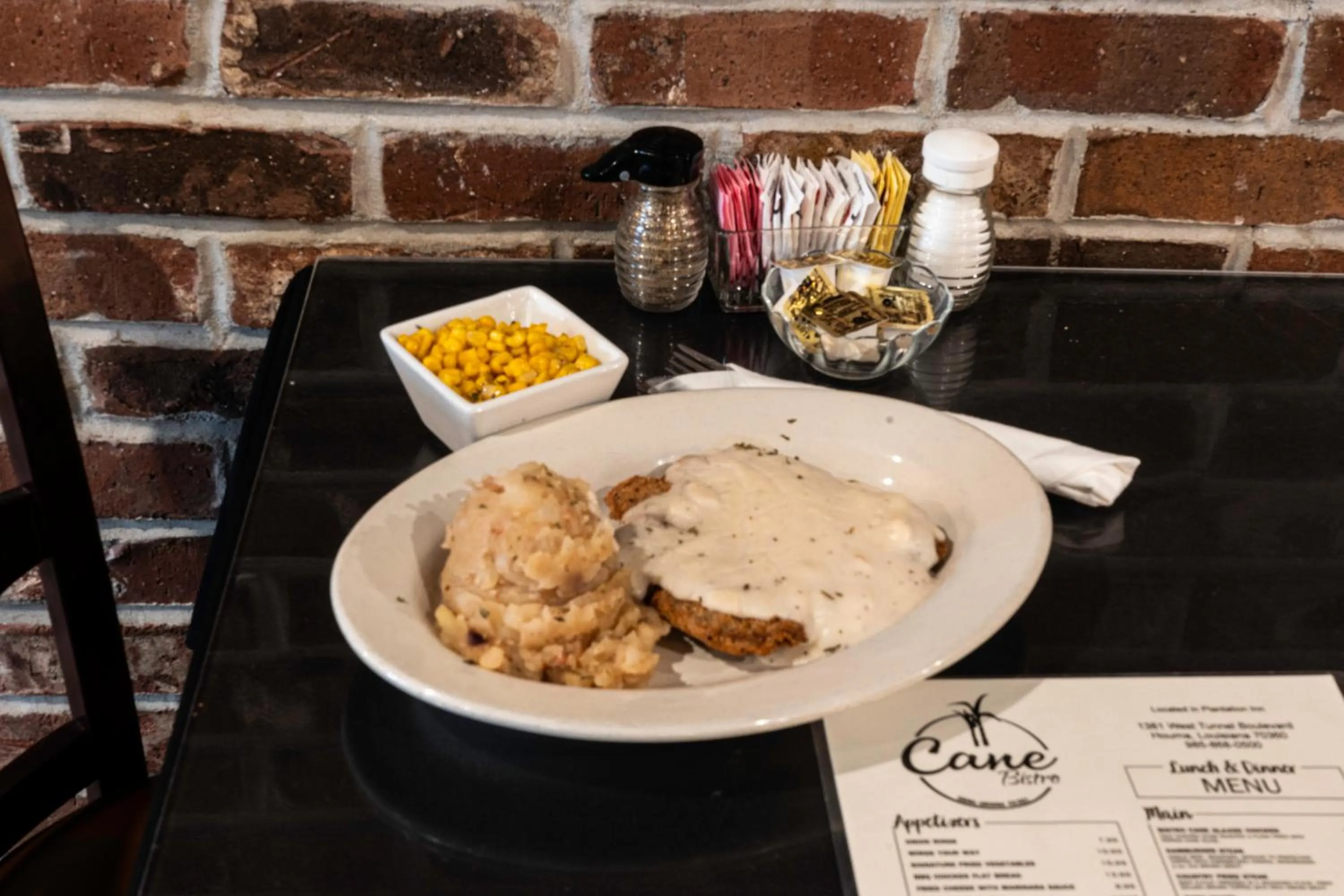 Restaurant/places to eat in Plantation Inn