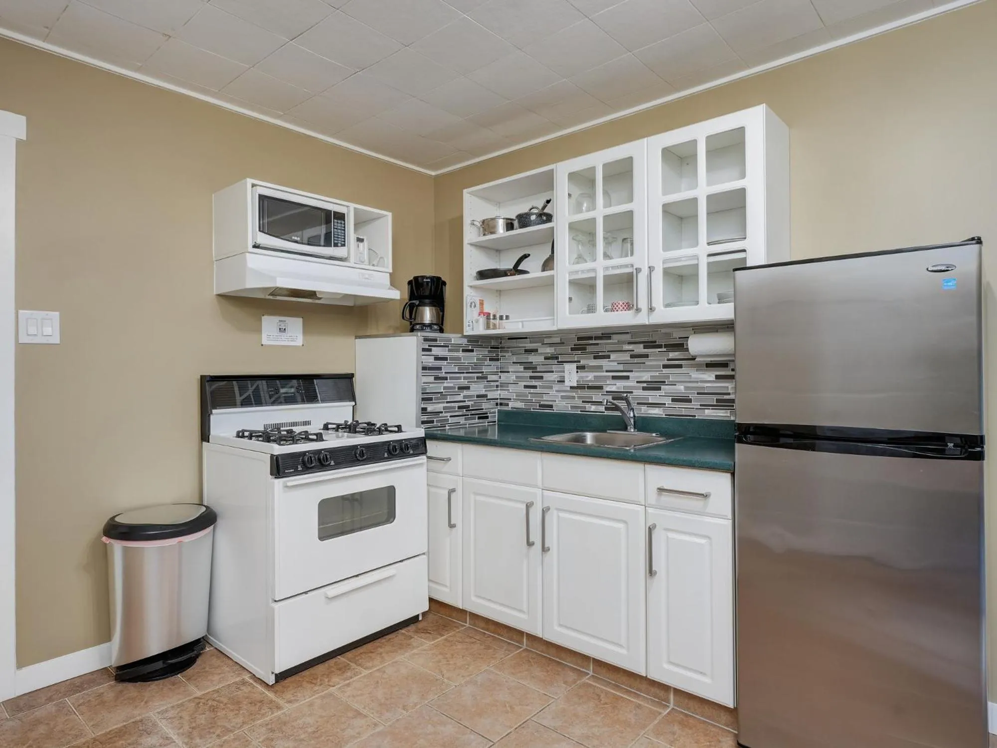 Malahat Bungalows Motel