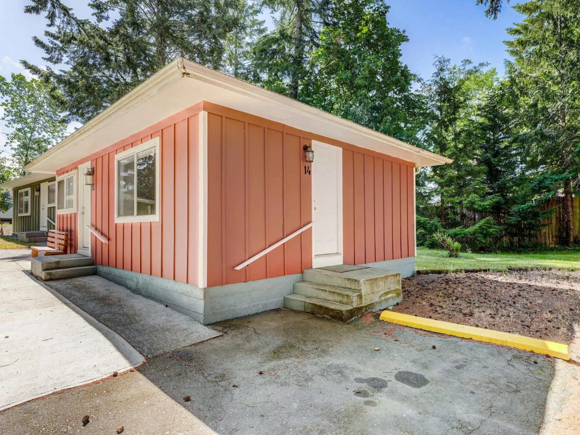 Malahat Bungalows Motel