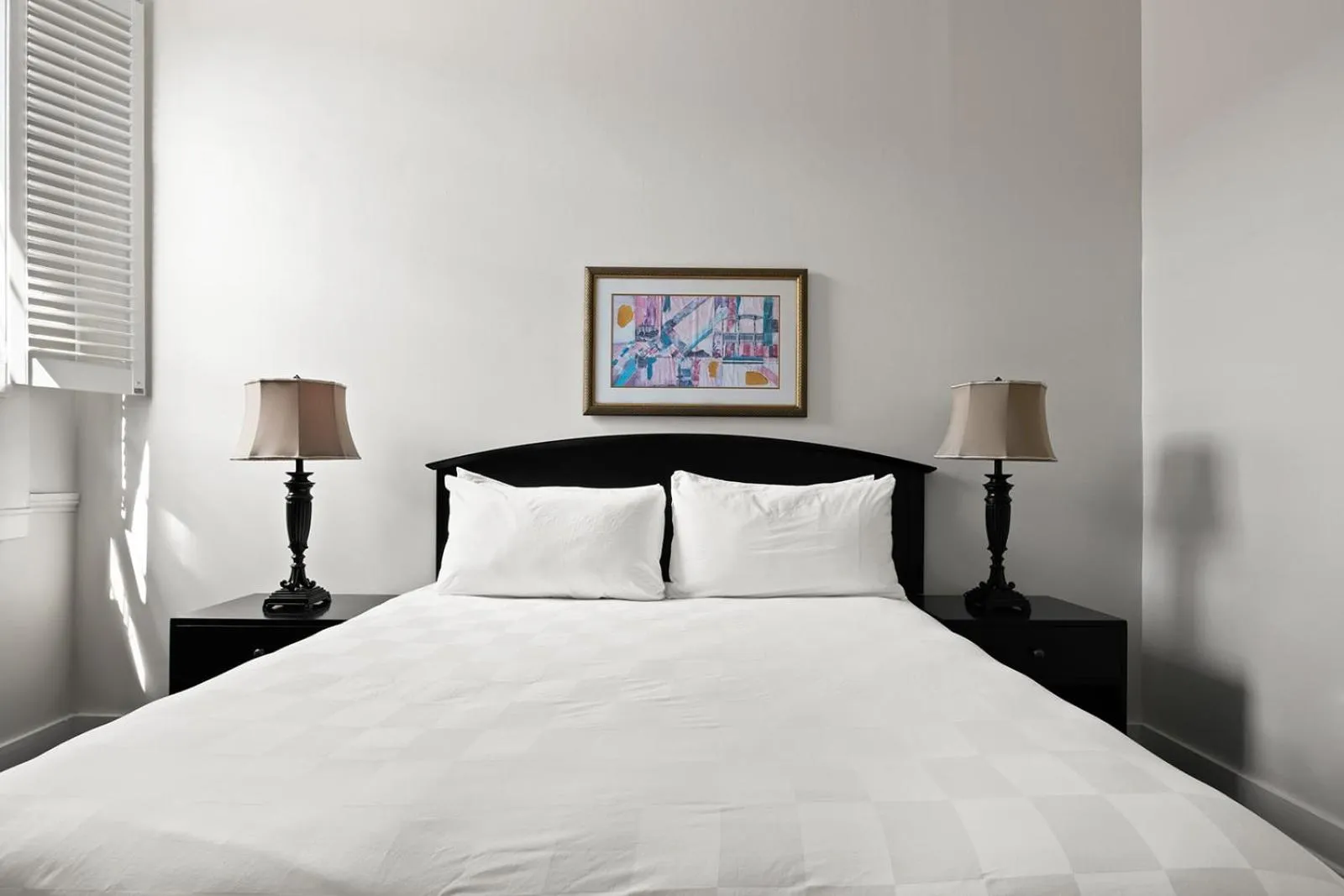 Bed in Historic Streetcar Inn