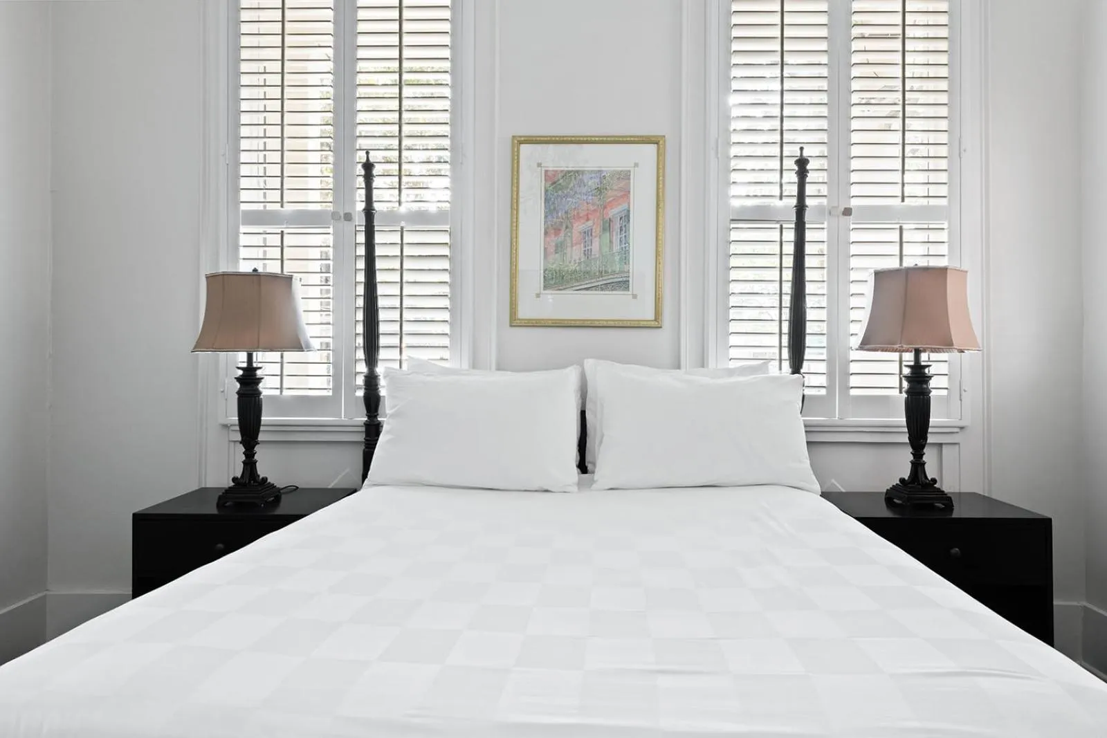 Bed in Historic Streetcar Inn