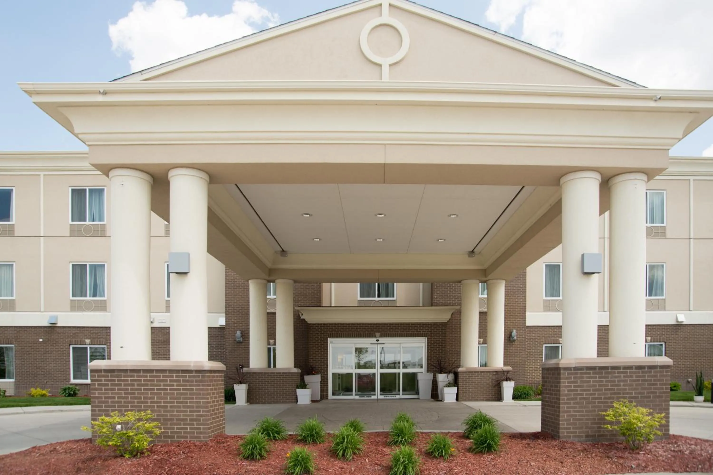 Property building in Holiday Inn Express - Albert Lea by IHG