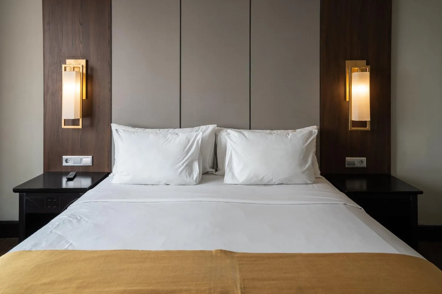 Bedroom, Bed in The Acacia Hotel Jakarta