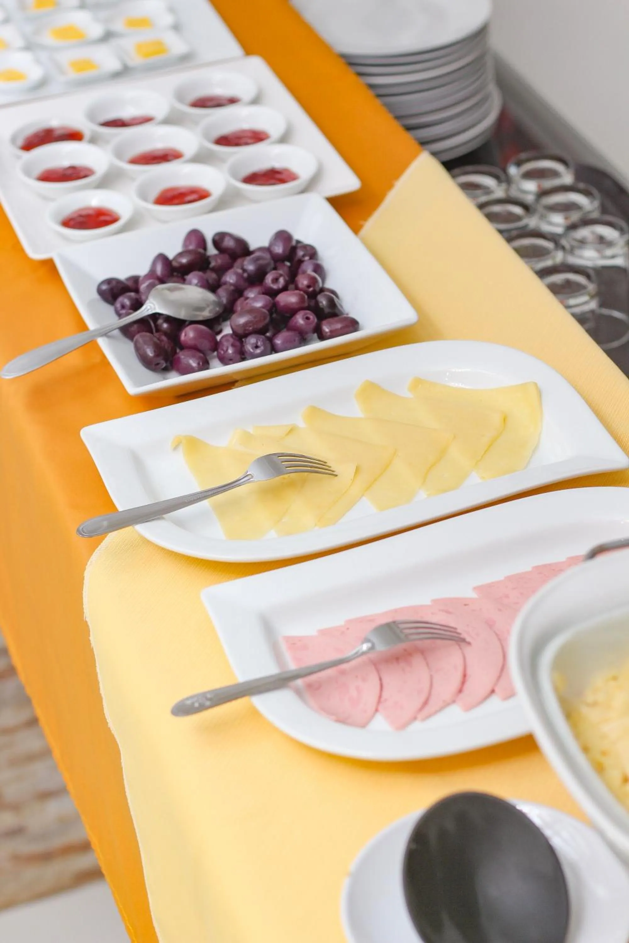 Buffet breakfast in Hotel Rio Mayo