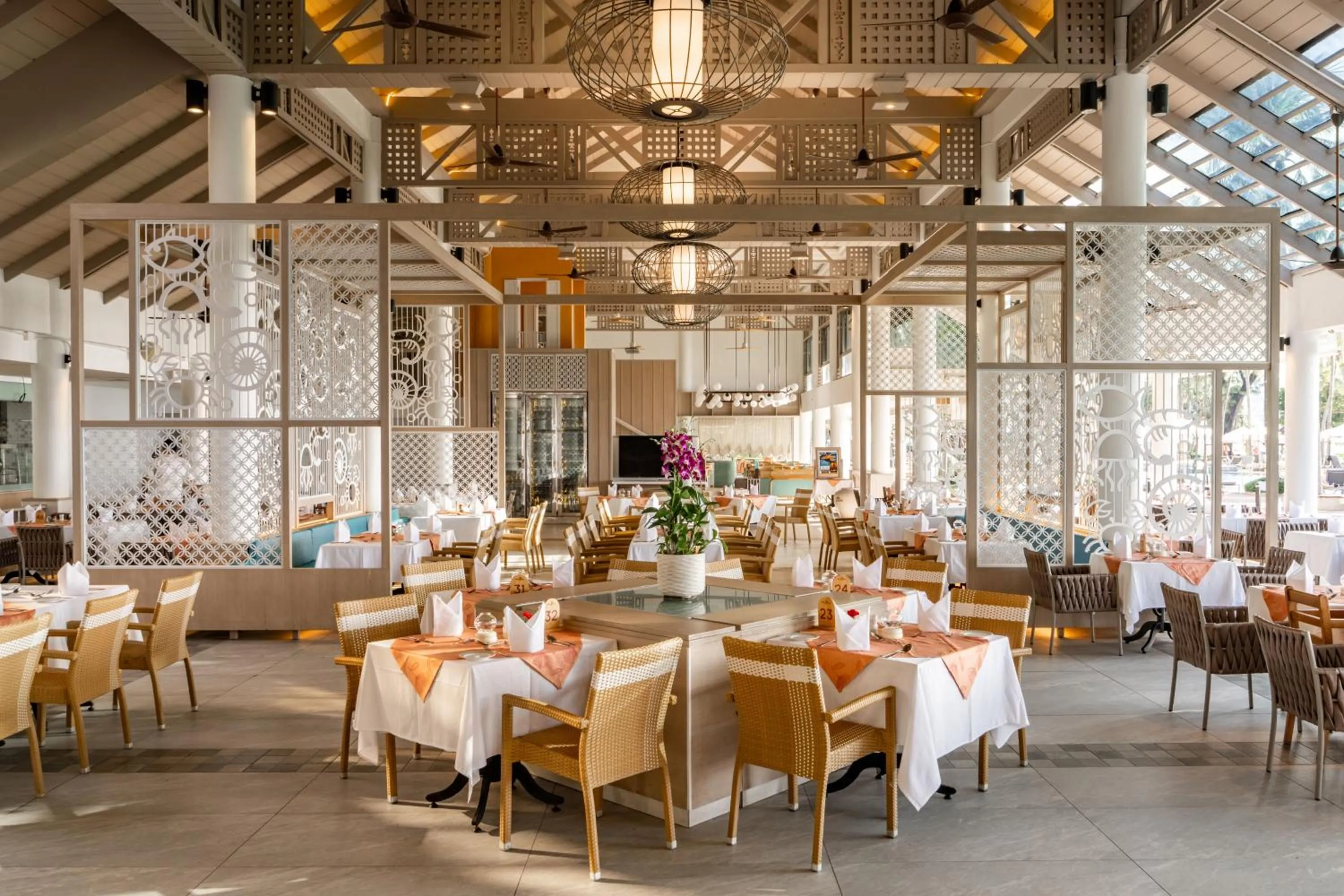 Restaurant/places to eat in Katathani Phuket Beach Resort - SHA Extra Plus