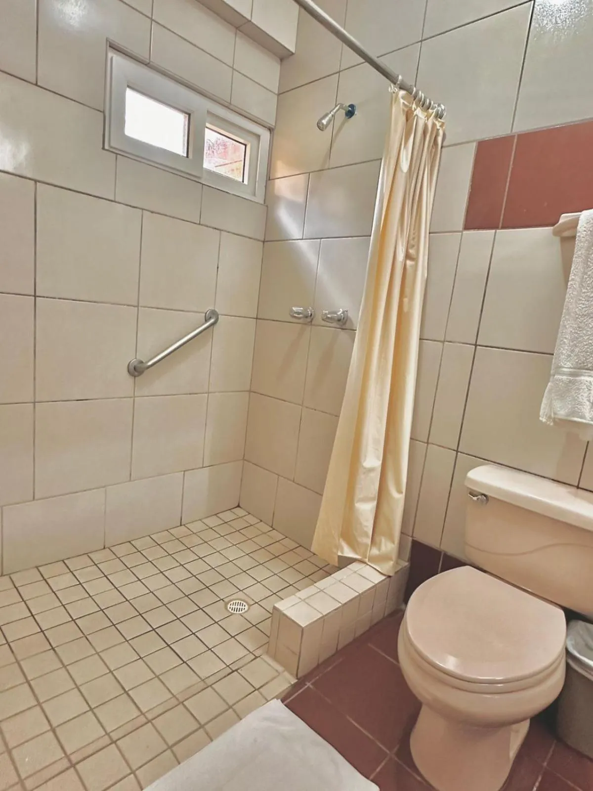 Shower in Las Olas Beach Resort