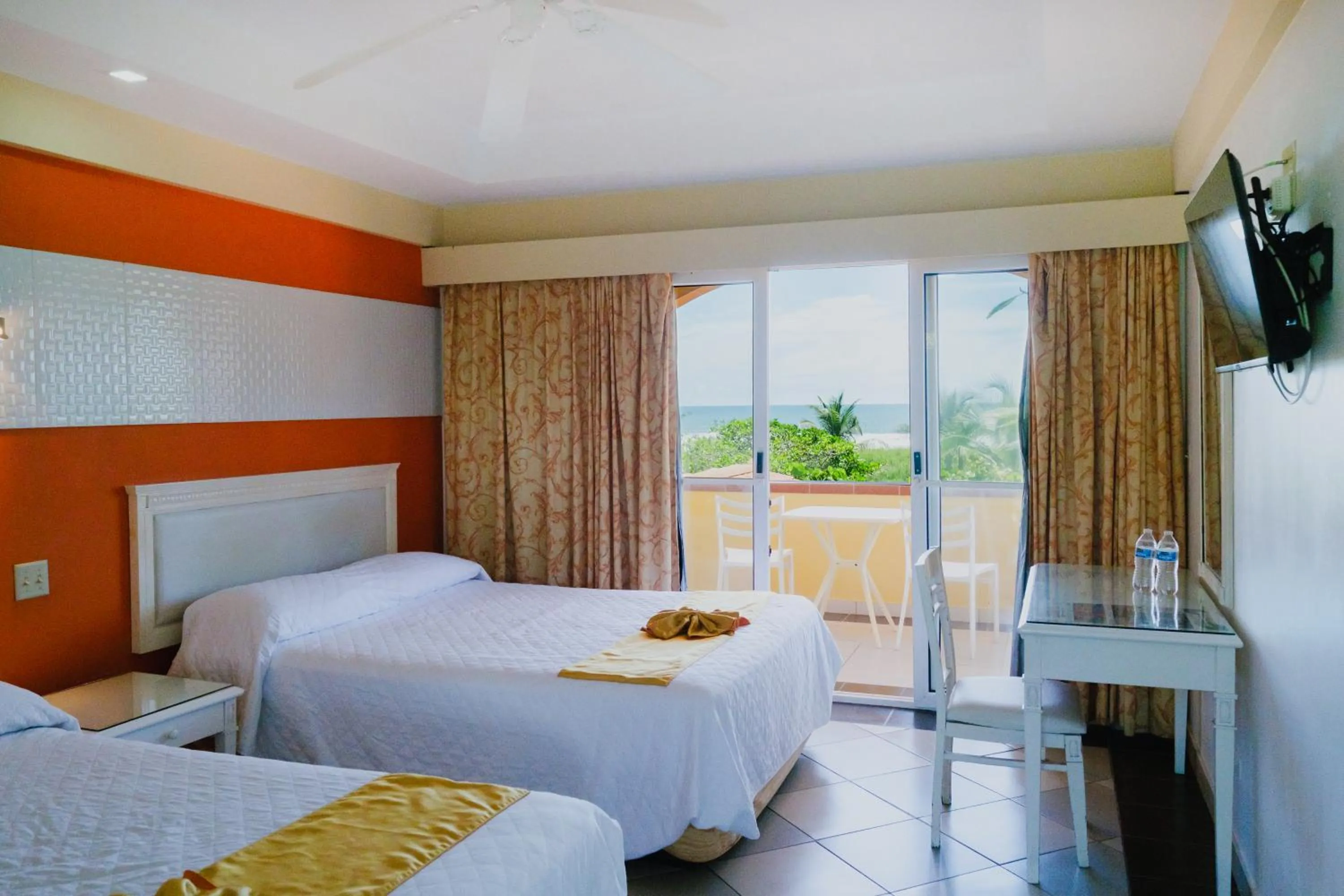 Bed in Las Olas Beach Resort