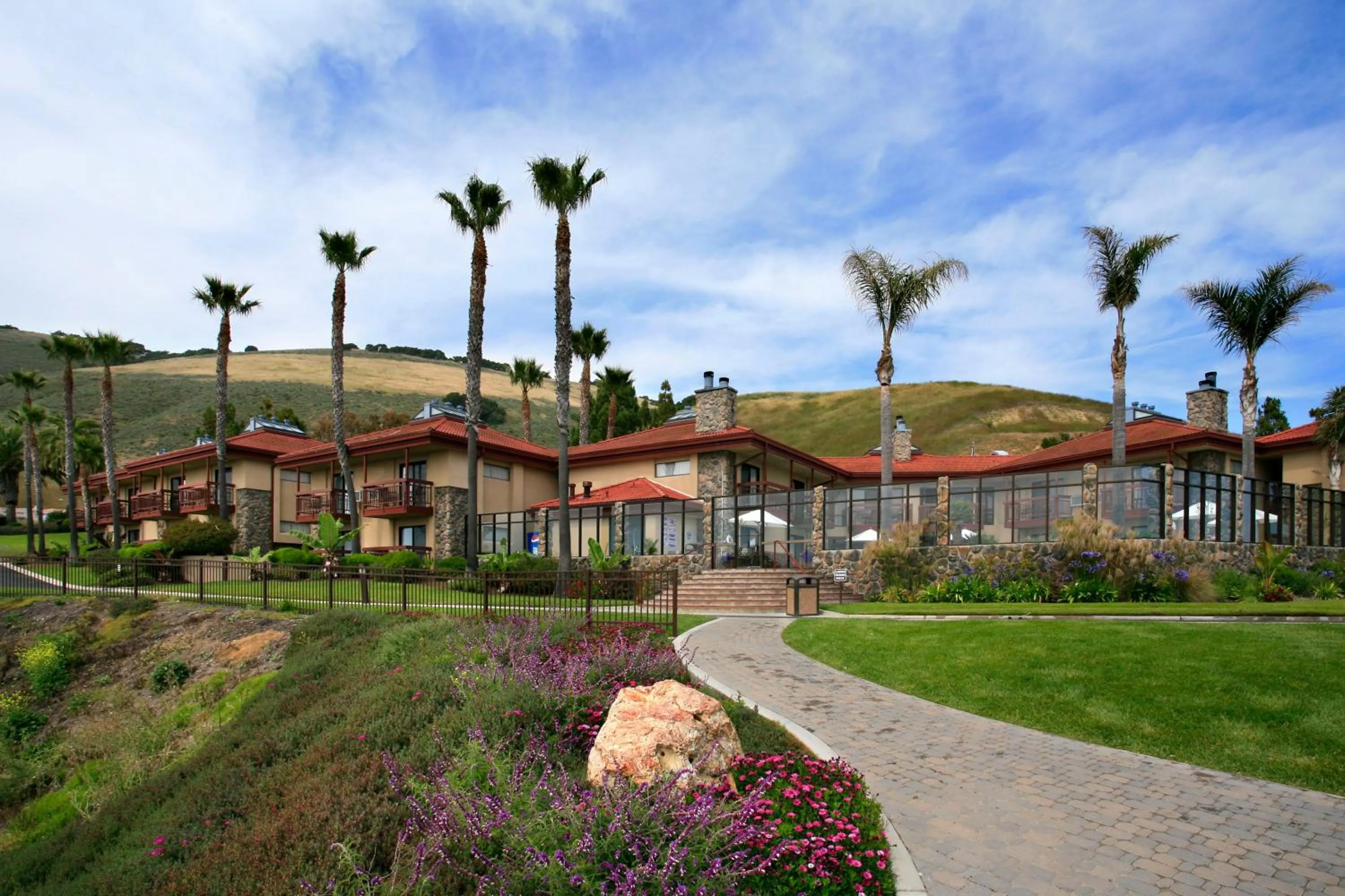 Facade/entrance in Inn at the Cove