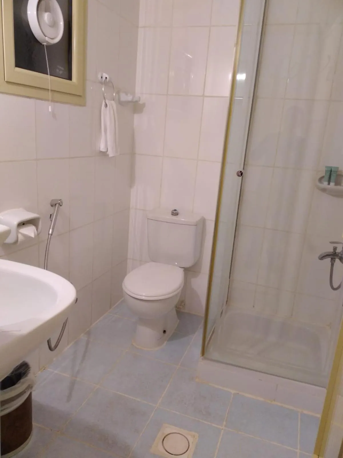 Bathroom in La Villa Hotel