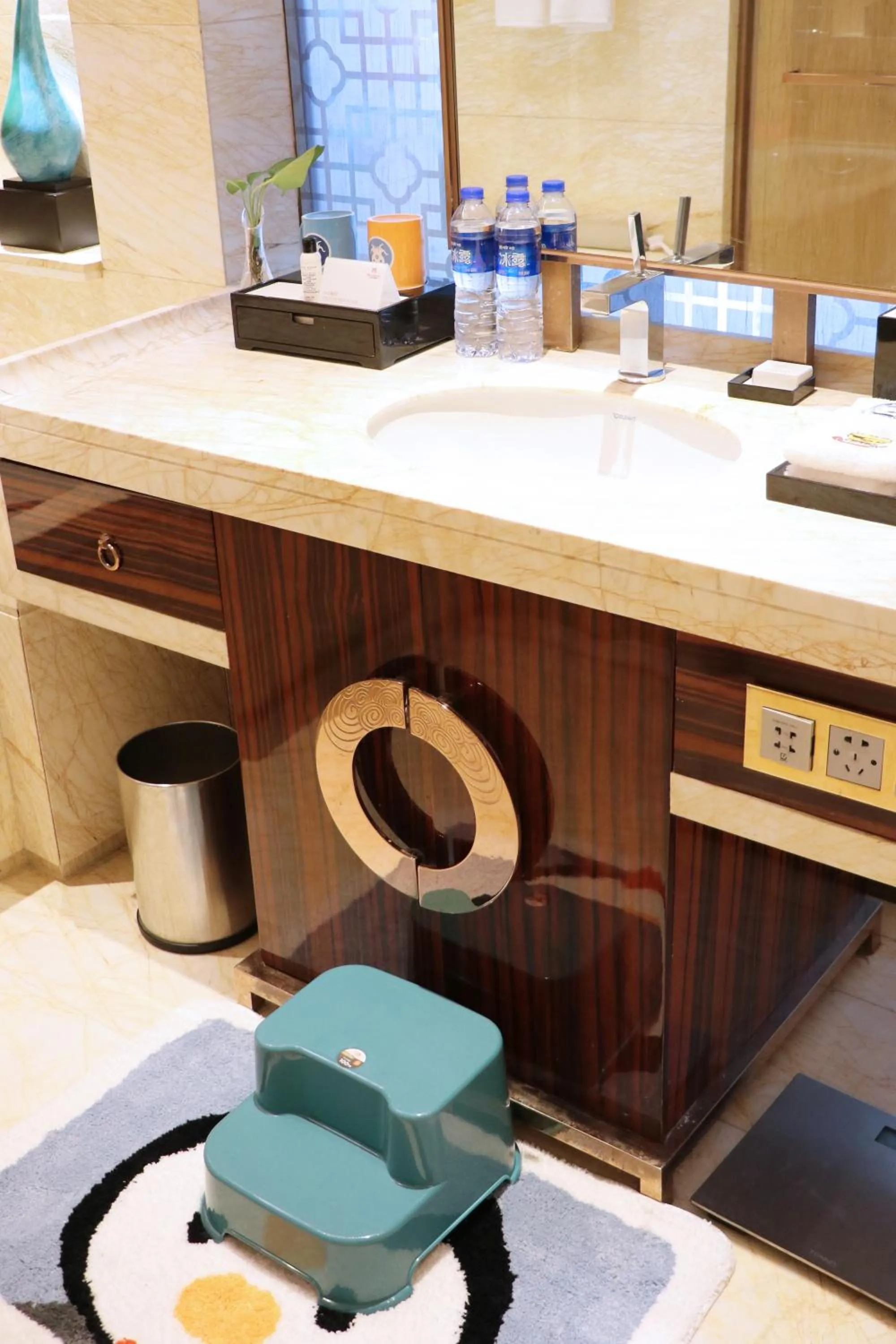 children in Wanda Vista Taiyuan