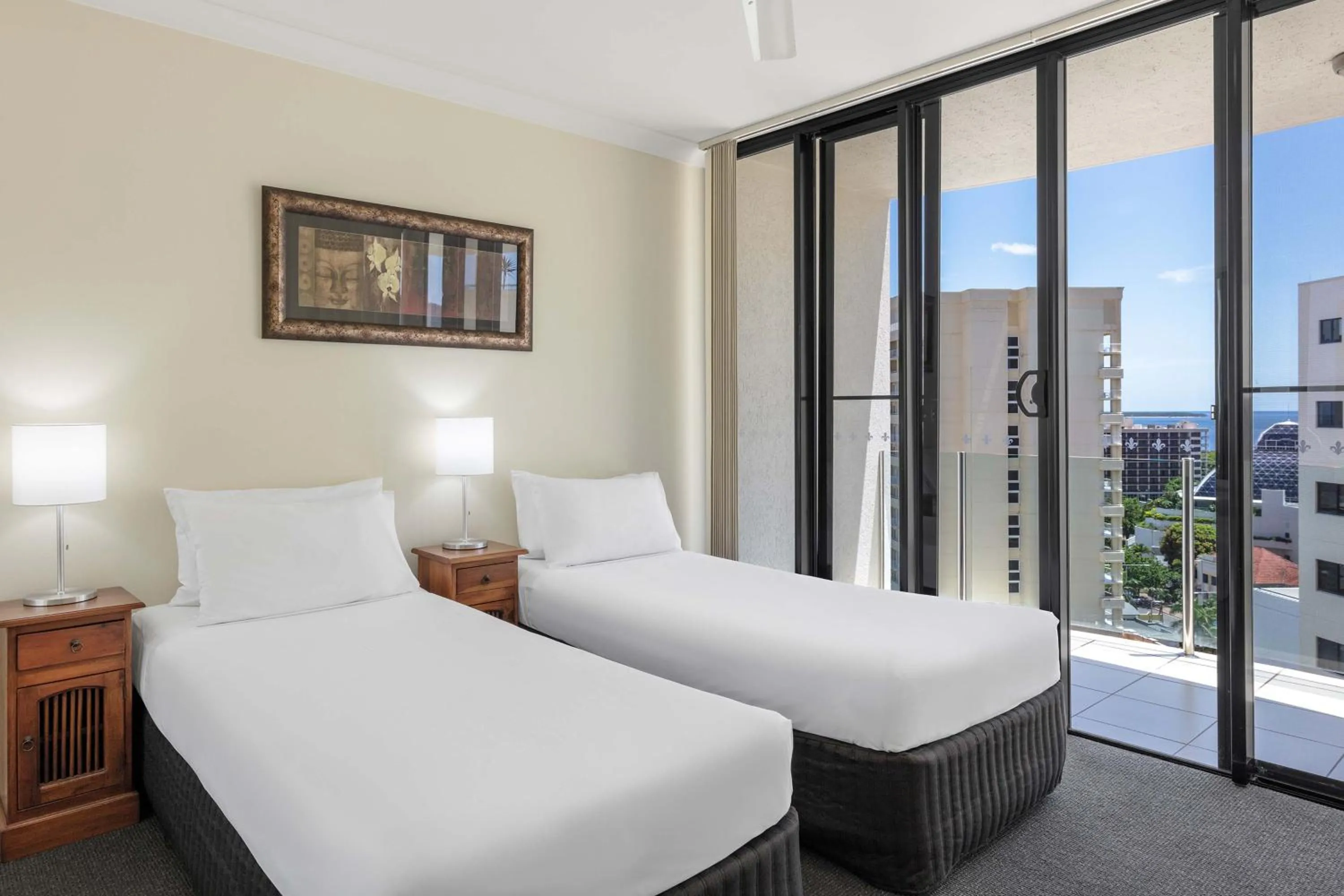 Bedroom, Bed in Piermonde Apartments Cairns