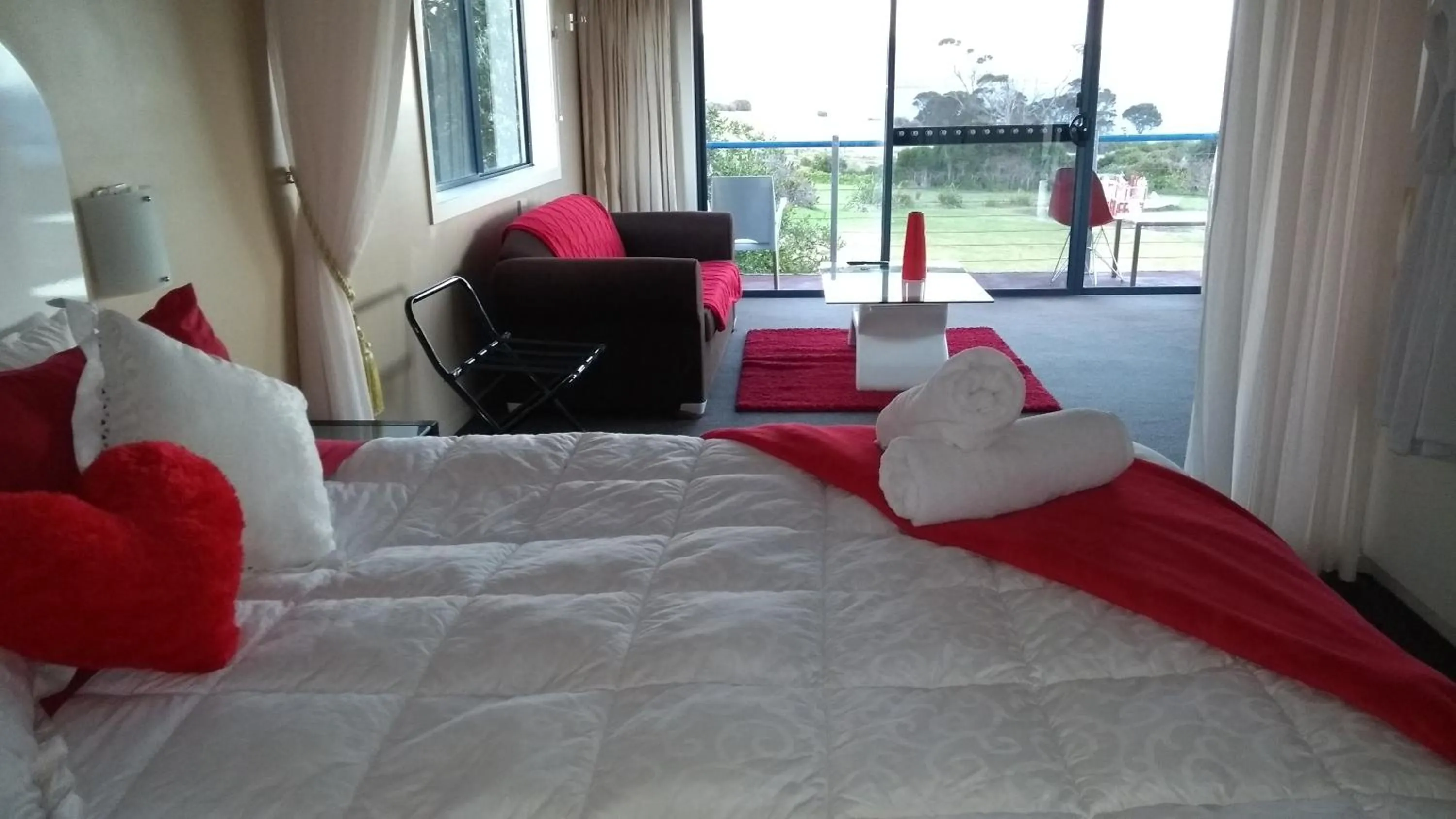 Bed in Diamond Island Resort, Restaurant & Bar and Penguin Show