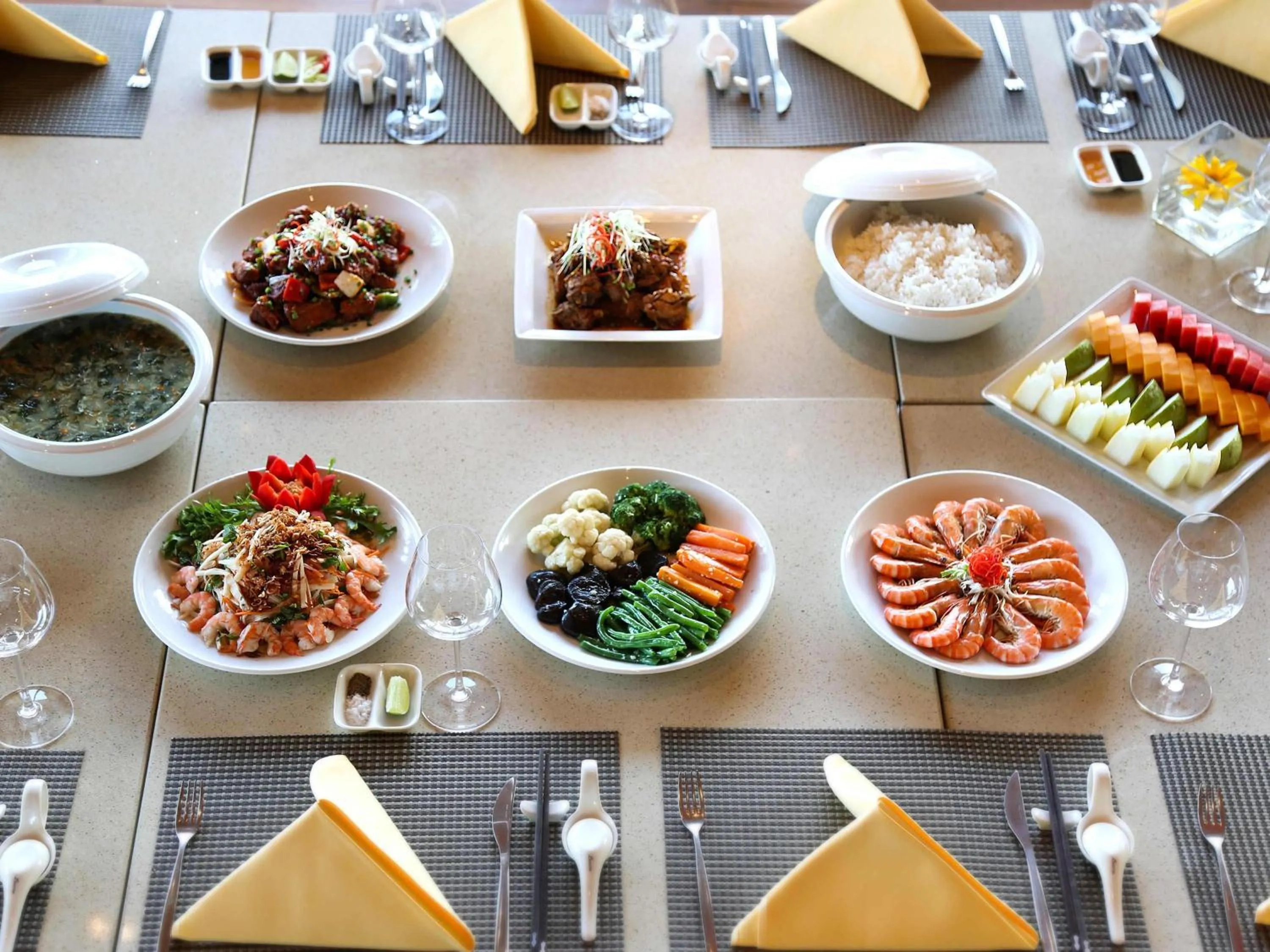 Restaurant/places to eat in Novotel Danang Premier Han River