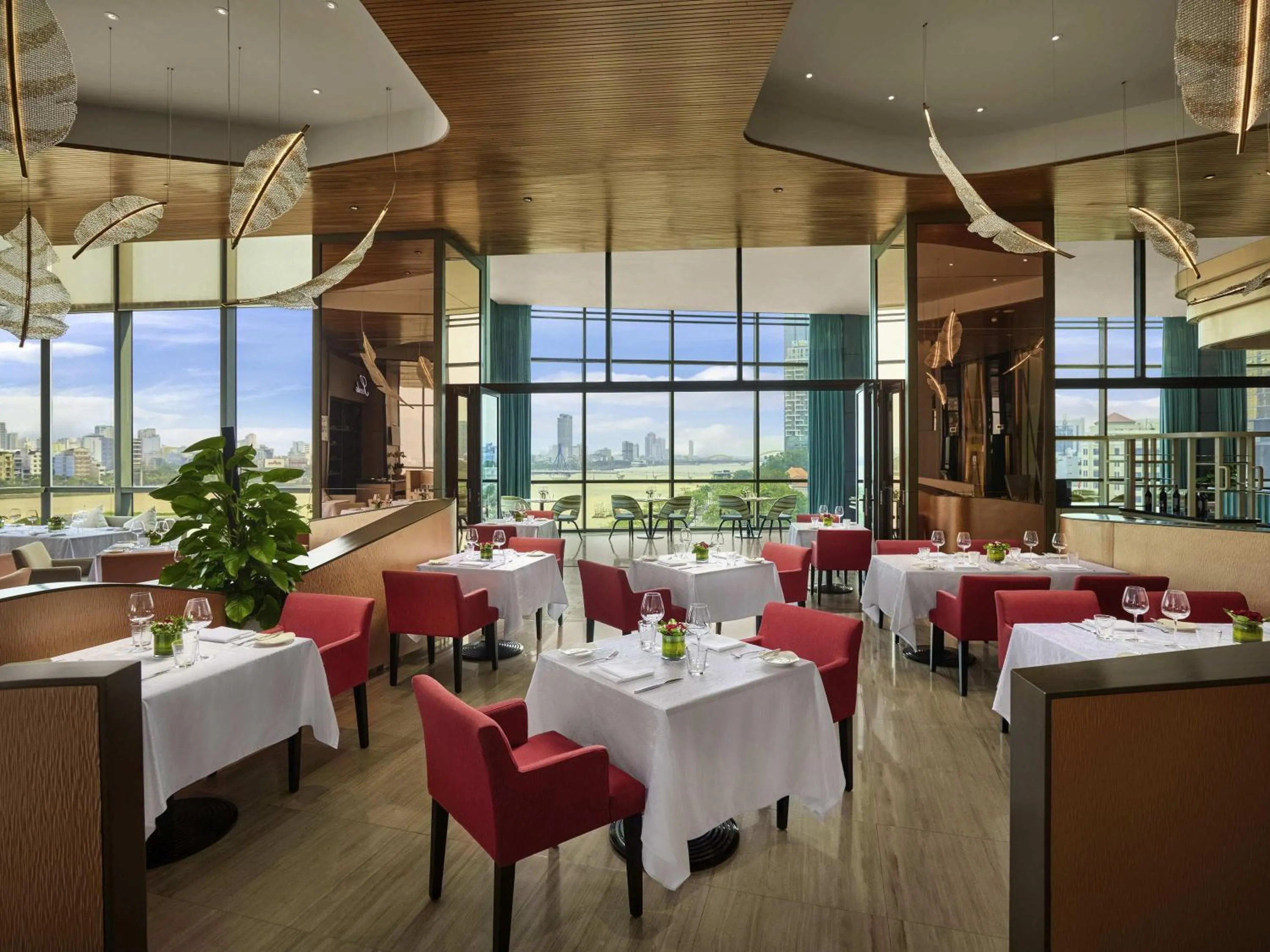 Restaurant/places to eat in Novotel Danang Premier Han River