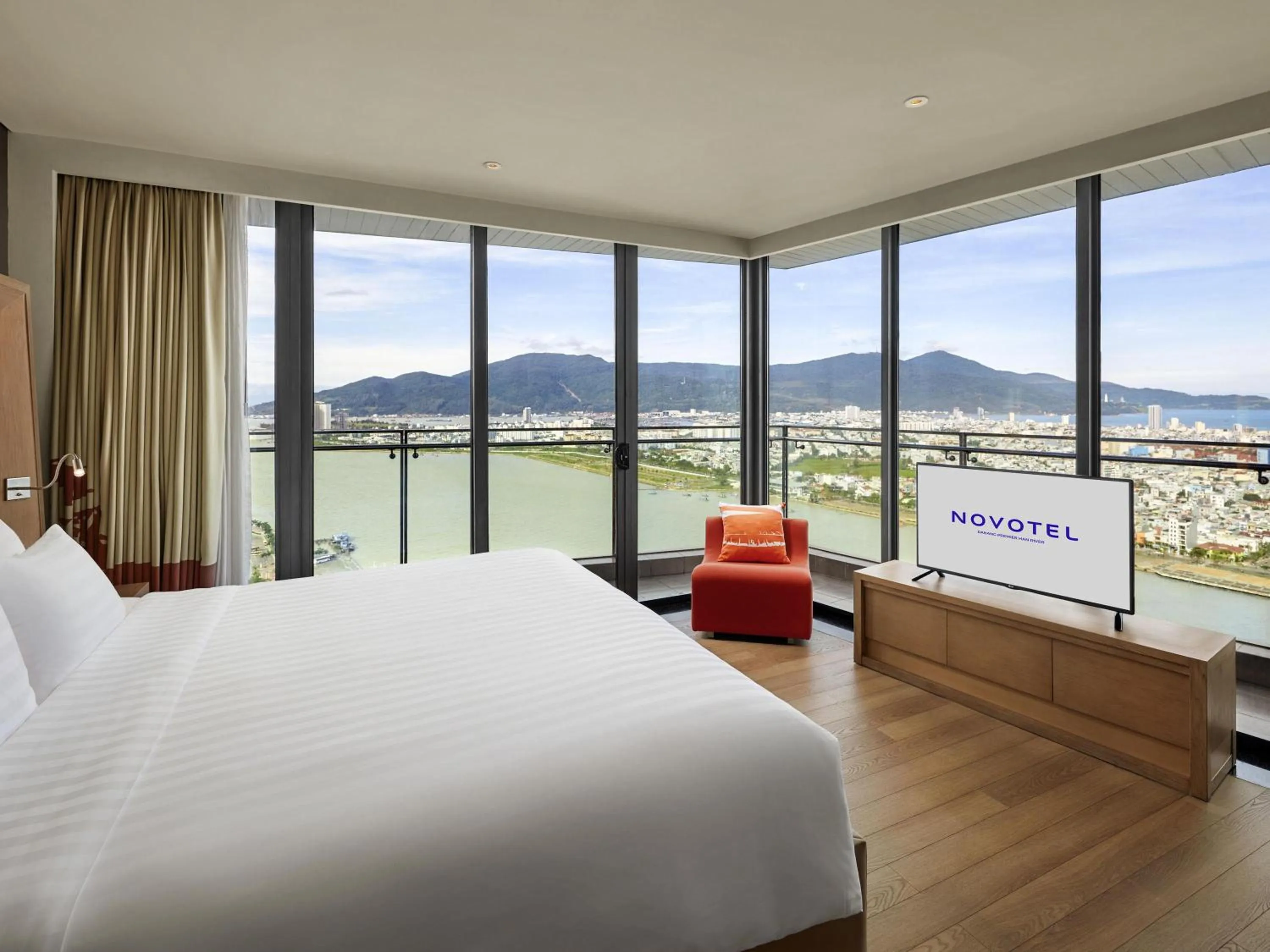 Bedroom, Bed in Novotel Danang Premier Han River