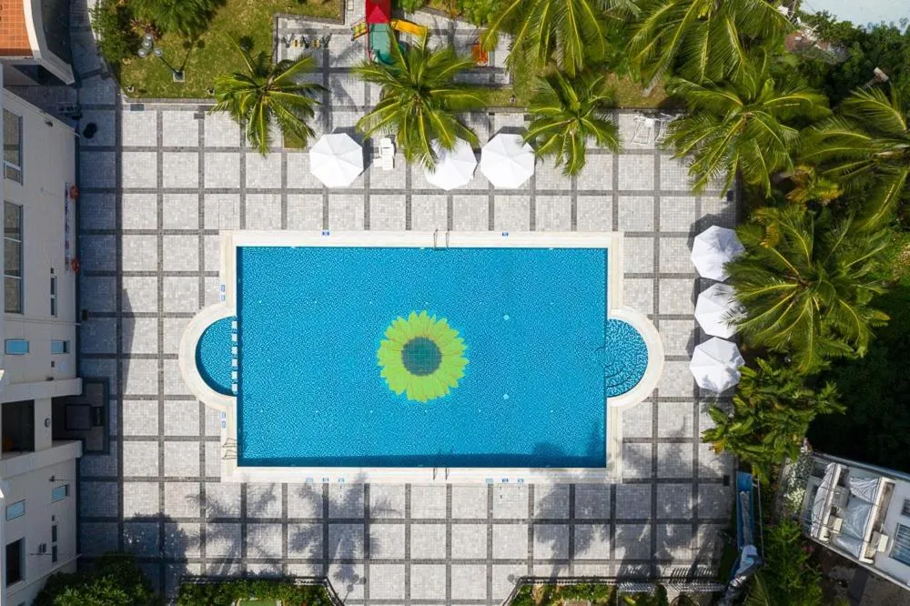 Swimming pool in Sunflower Hotel & International Village