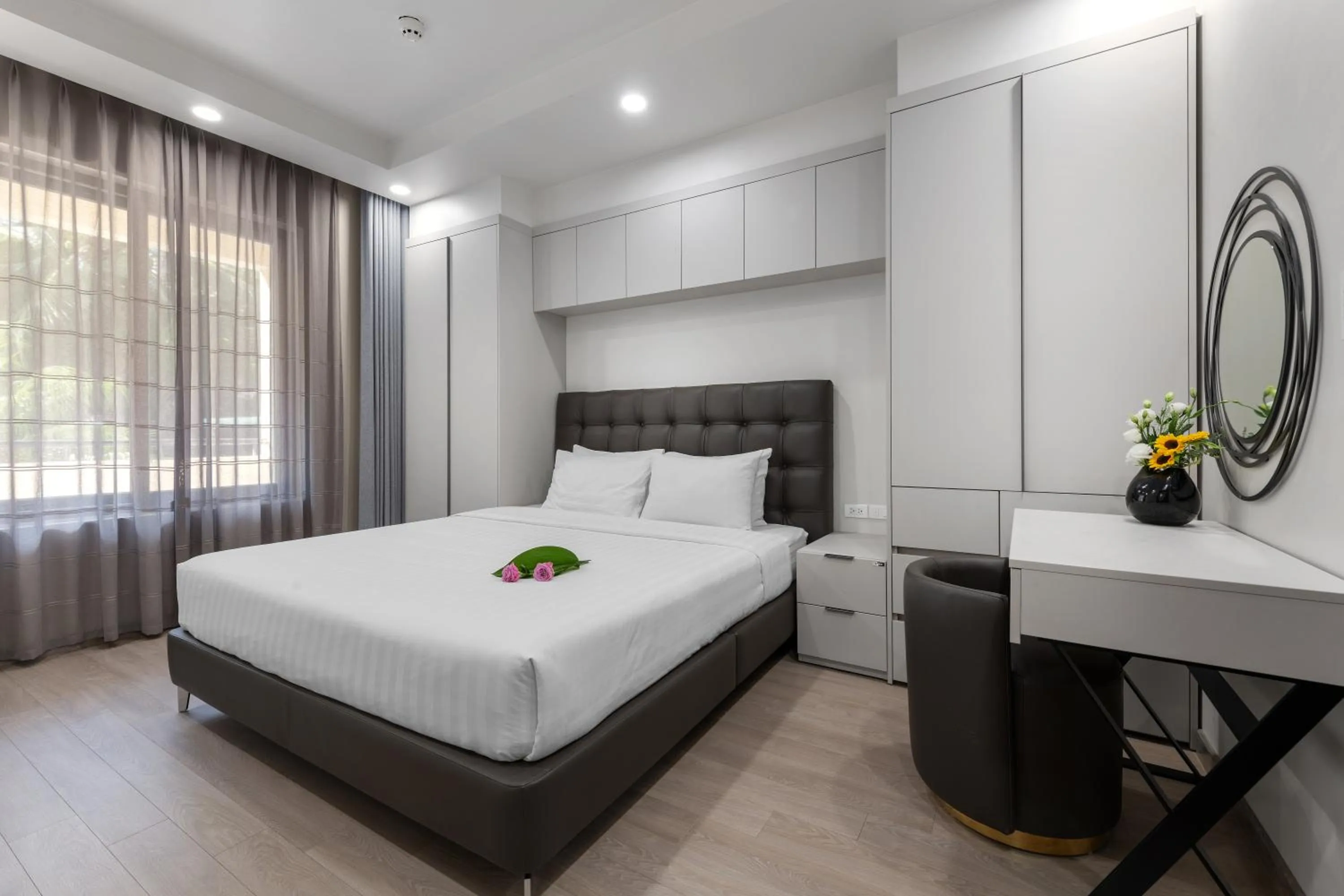 Bedroom, Bed in Sunflower Hotel & International Village