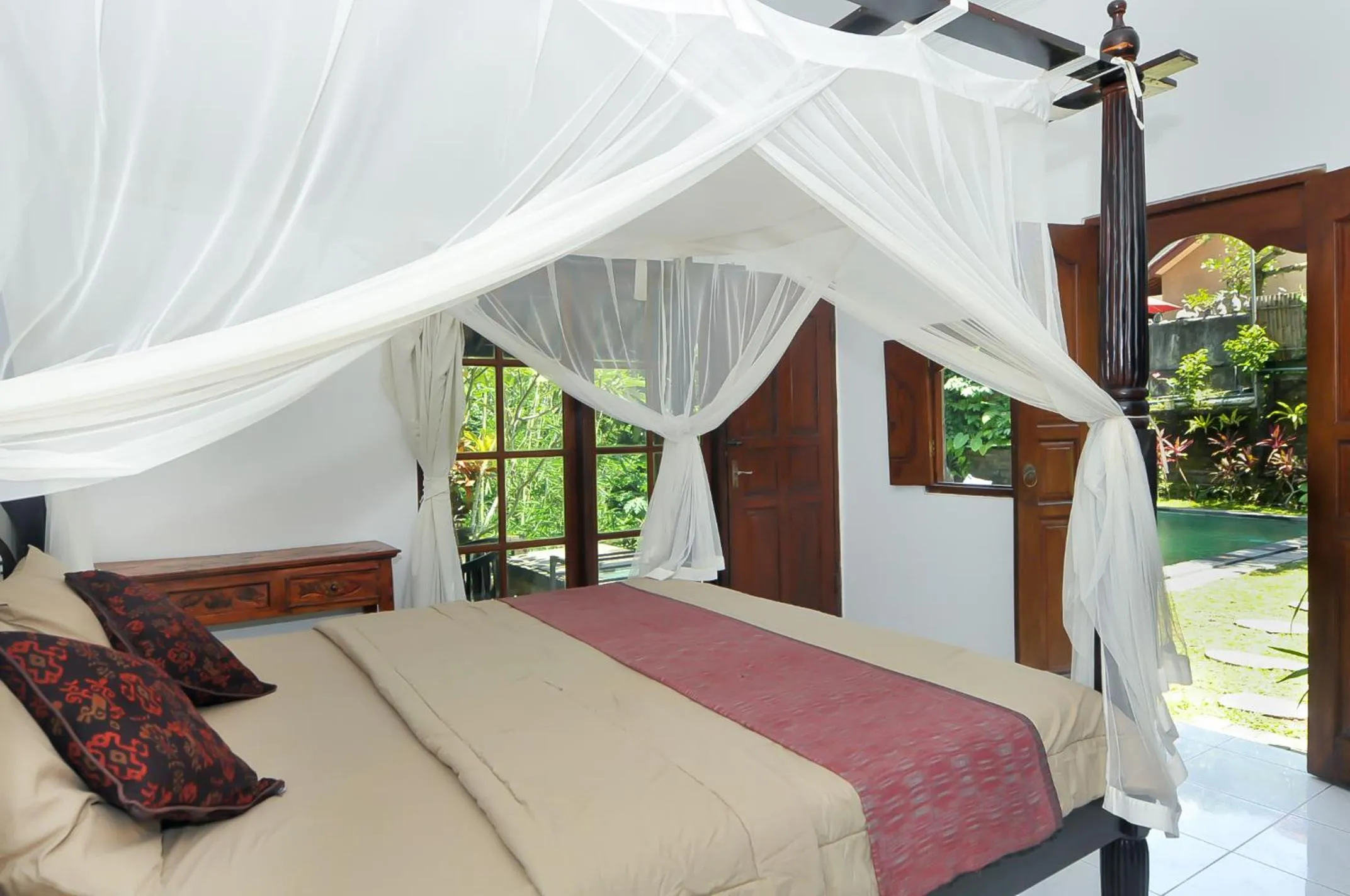 Bed in Yuliati House Ubud