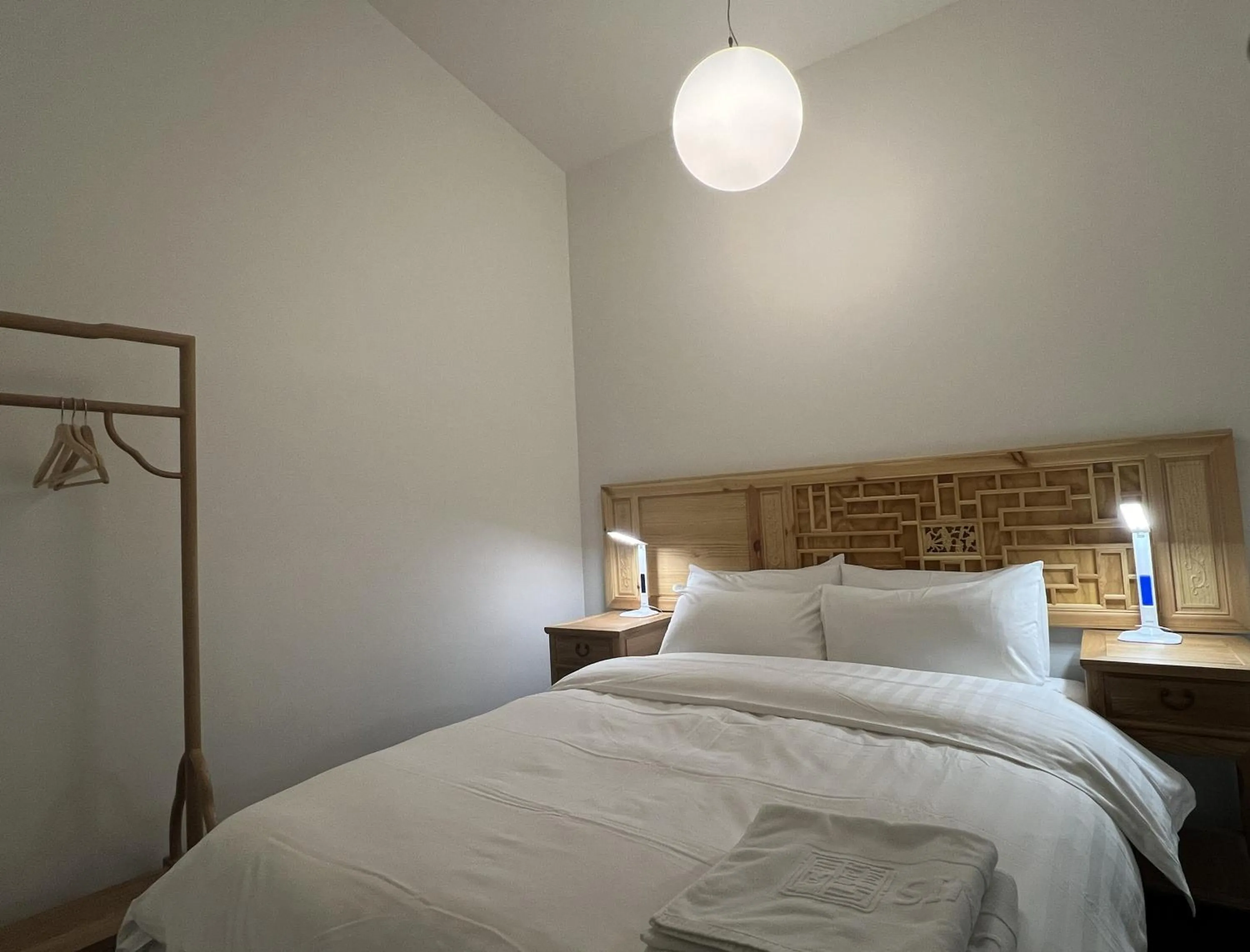 Bed in Sinofield Edu-Retreat