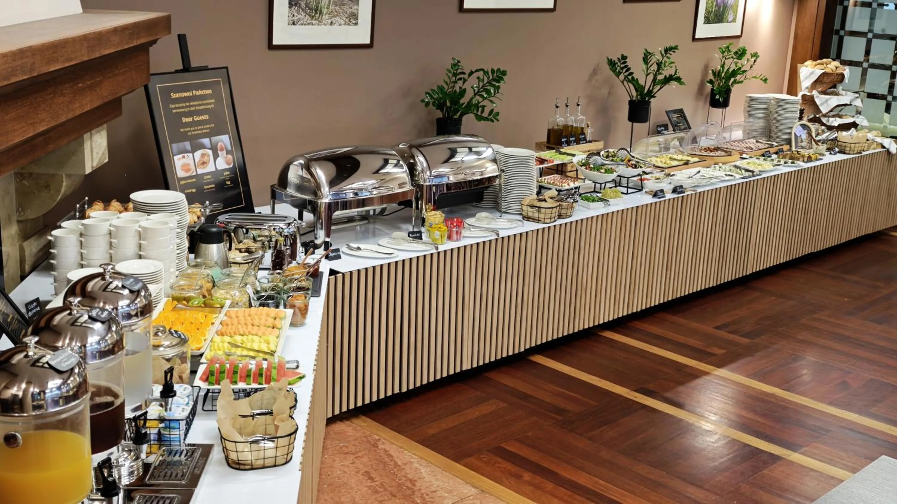 Breakfast in Hotel Crocus