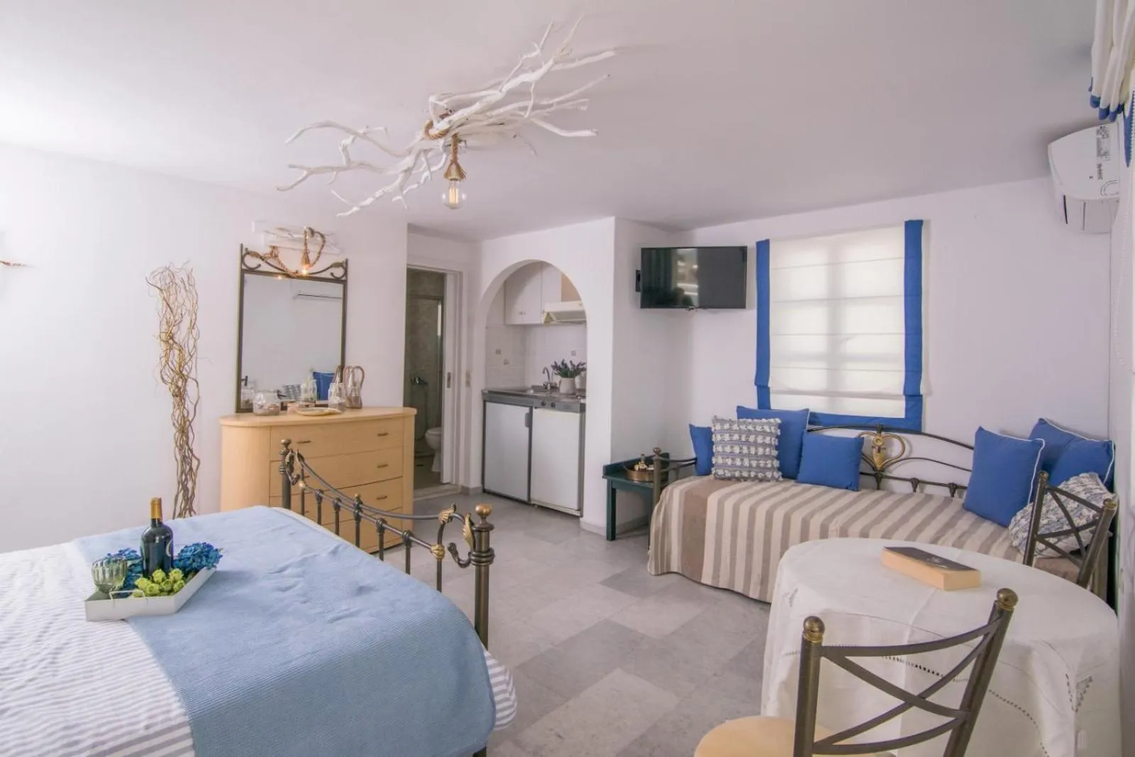 Photo of the whole room in TERRA FOS NAXOS STUDIOS