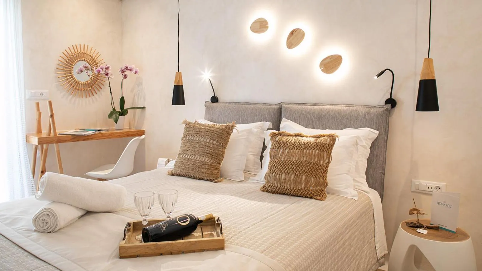 Bed in TERRA FOS NAXOS STUDIOS