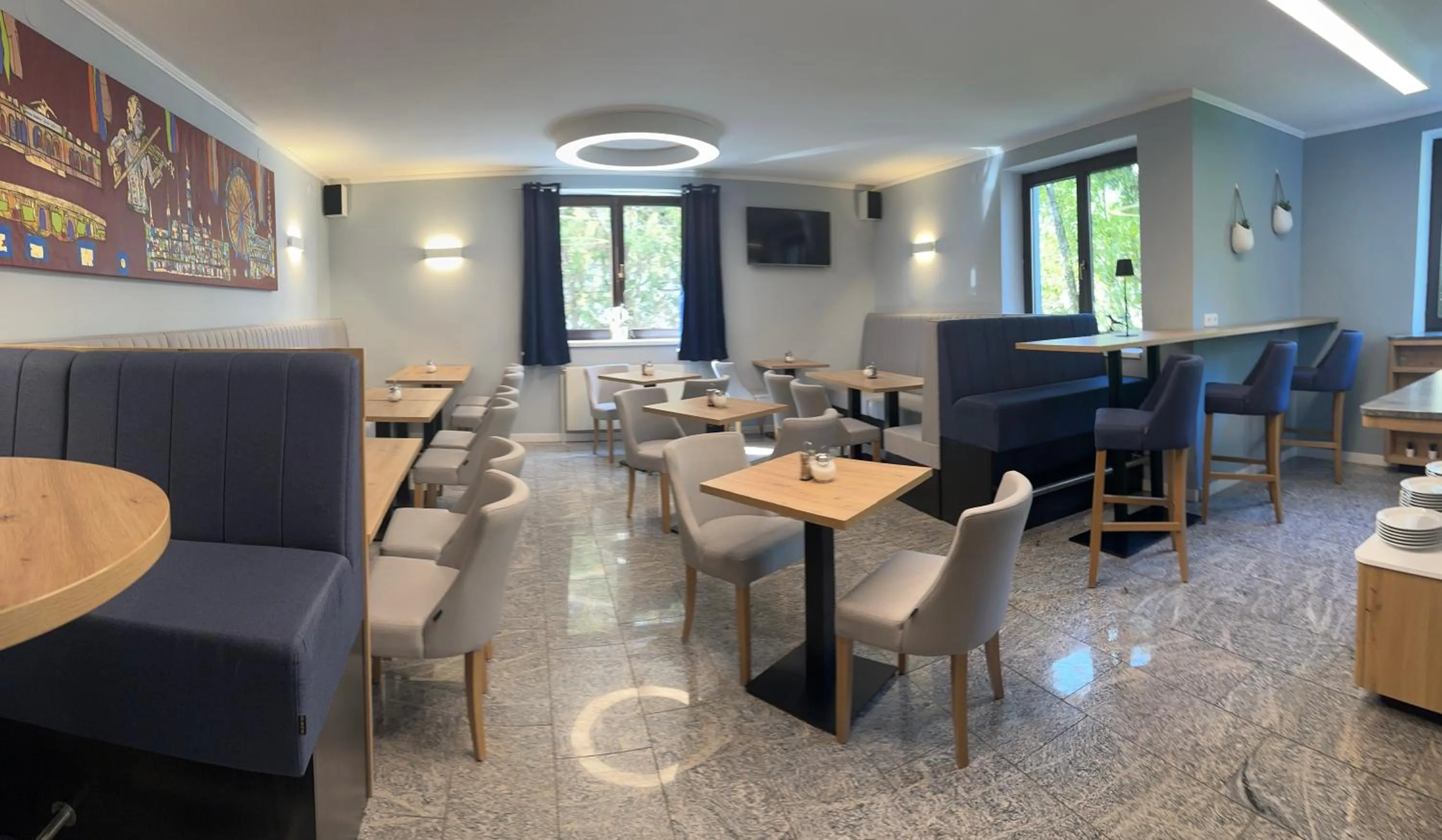 Restaurant/places to eat in Hotel Altmann