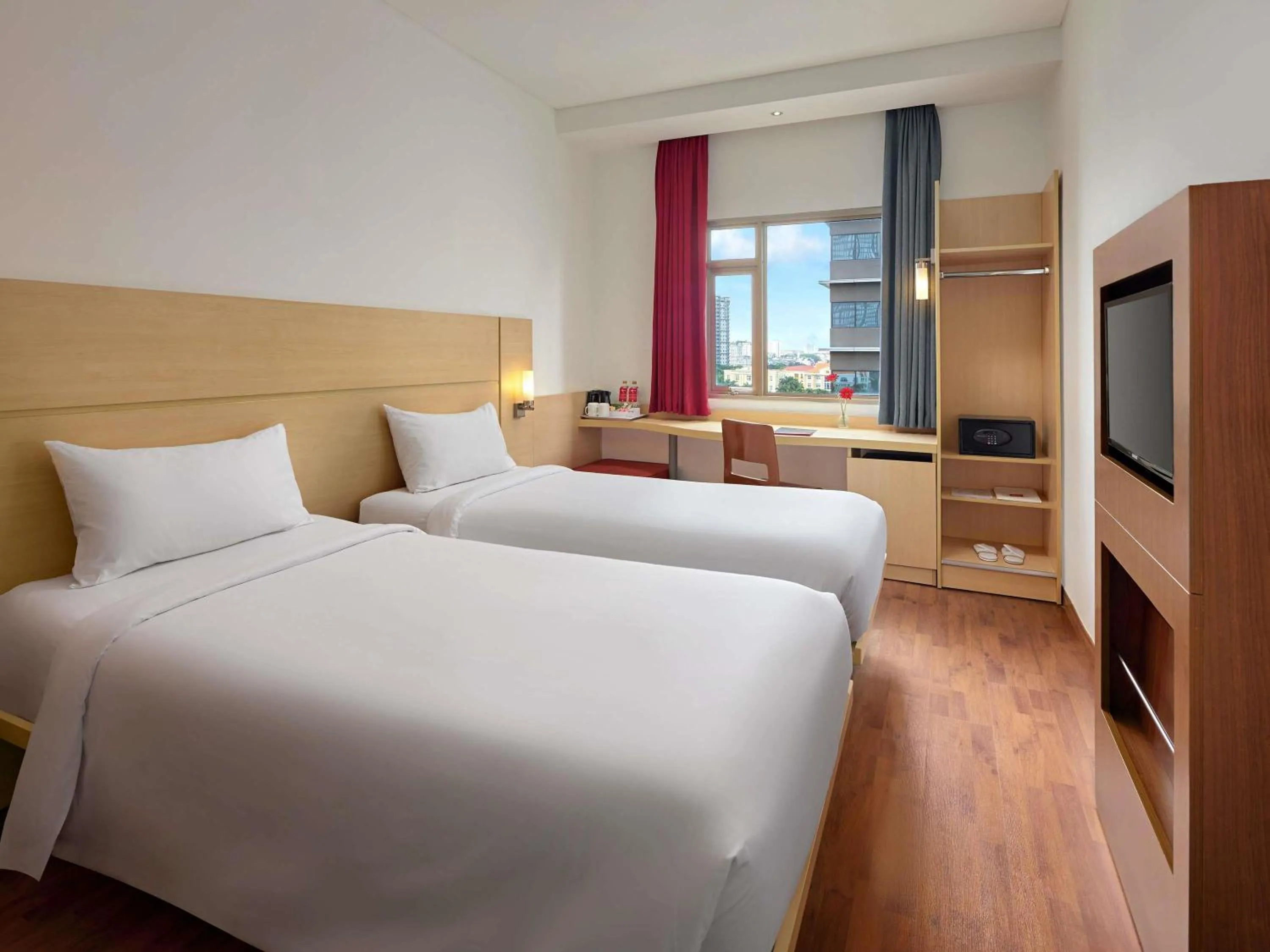 Bedroom, Bed in Ibis Saigon South