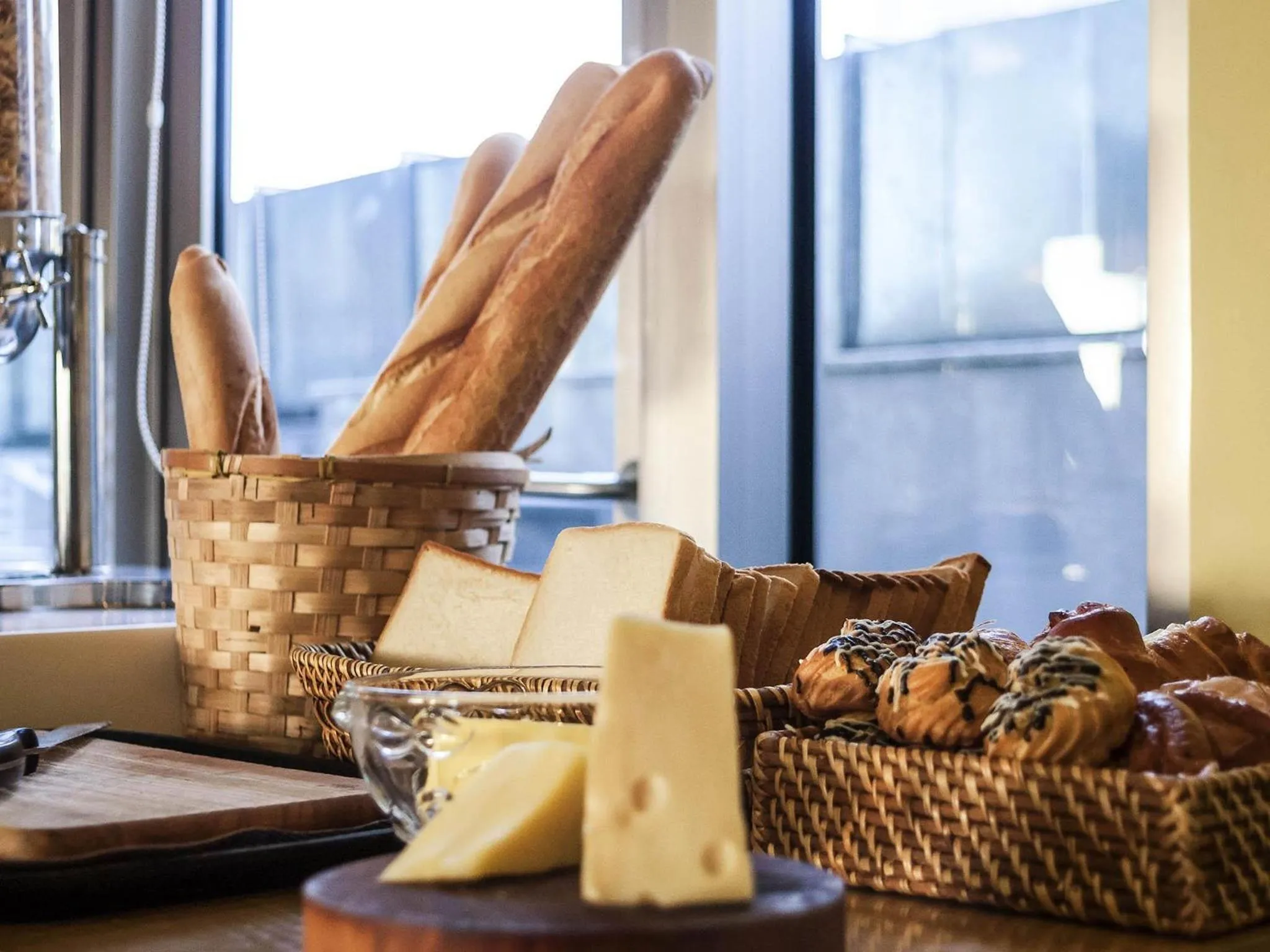 Restaurant/places to eat in Ibis Saigon South