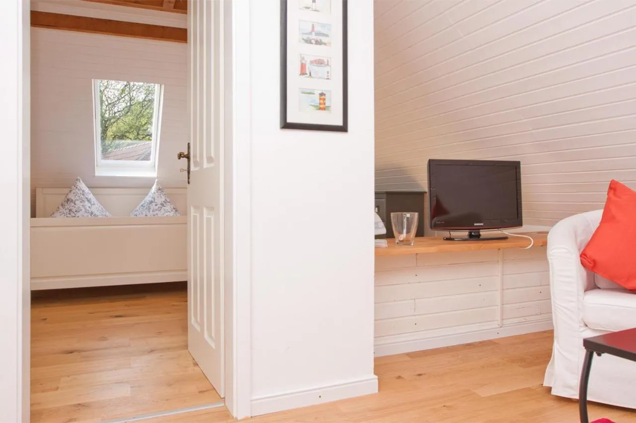 TV and multimedia in Landhaus Lillesand
