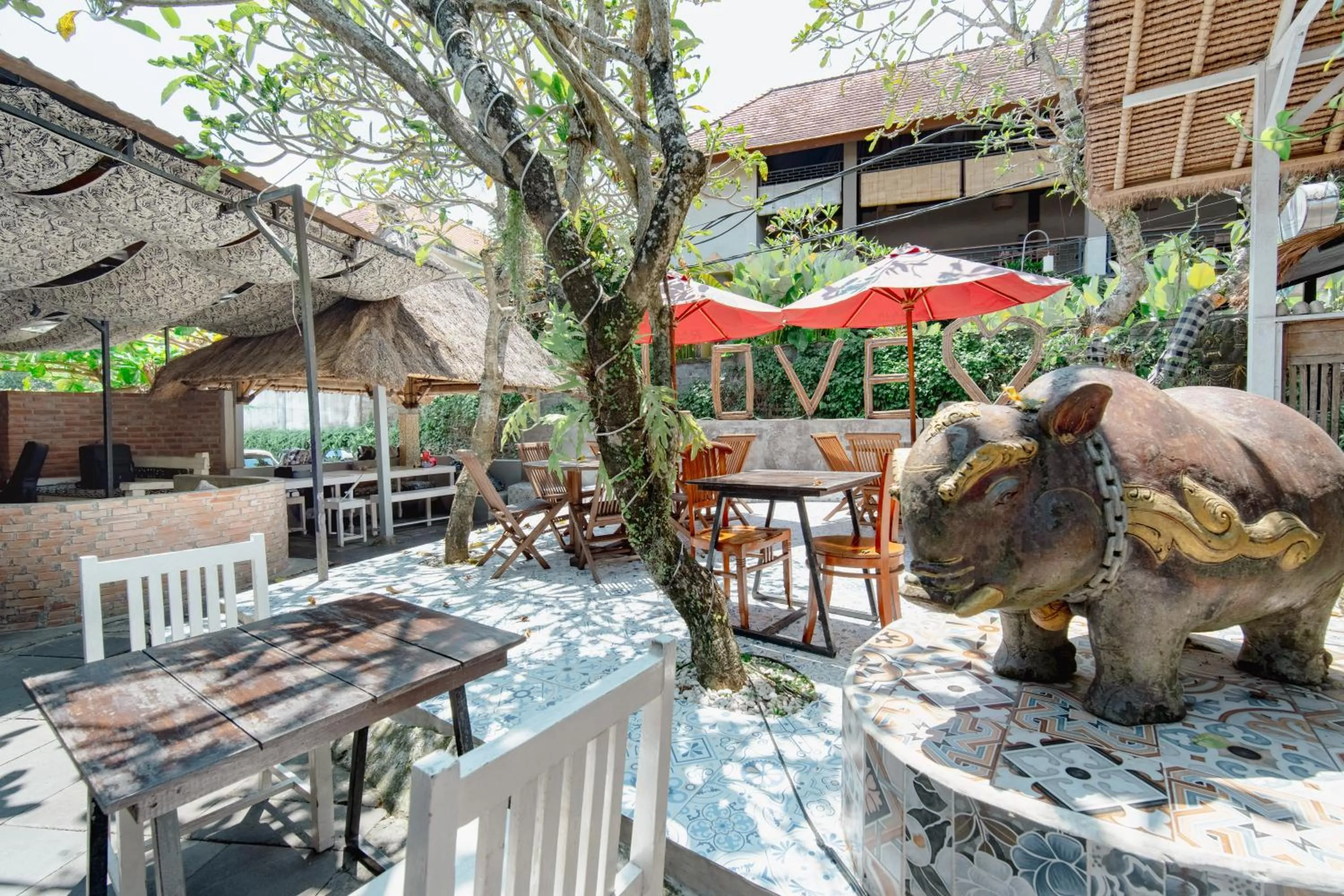 Restaurant/places to eat in The Onion Collective