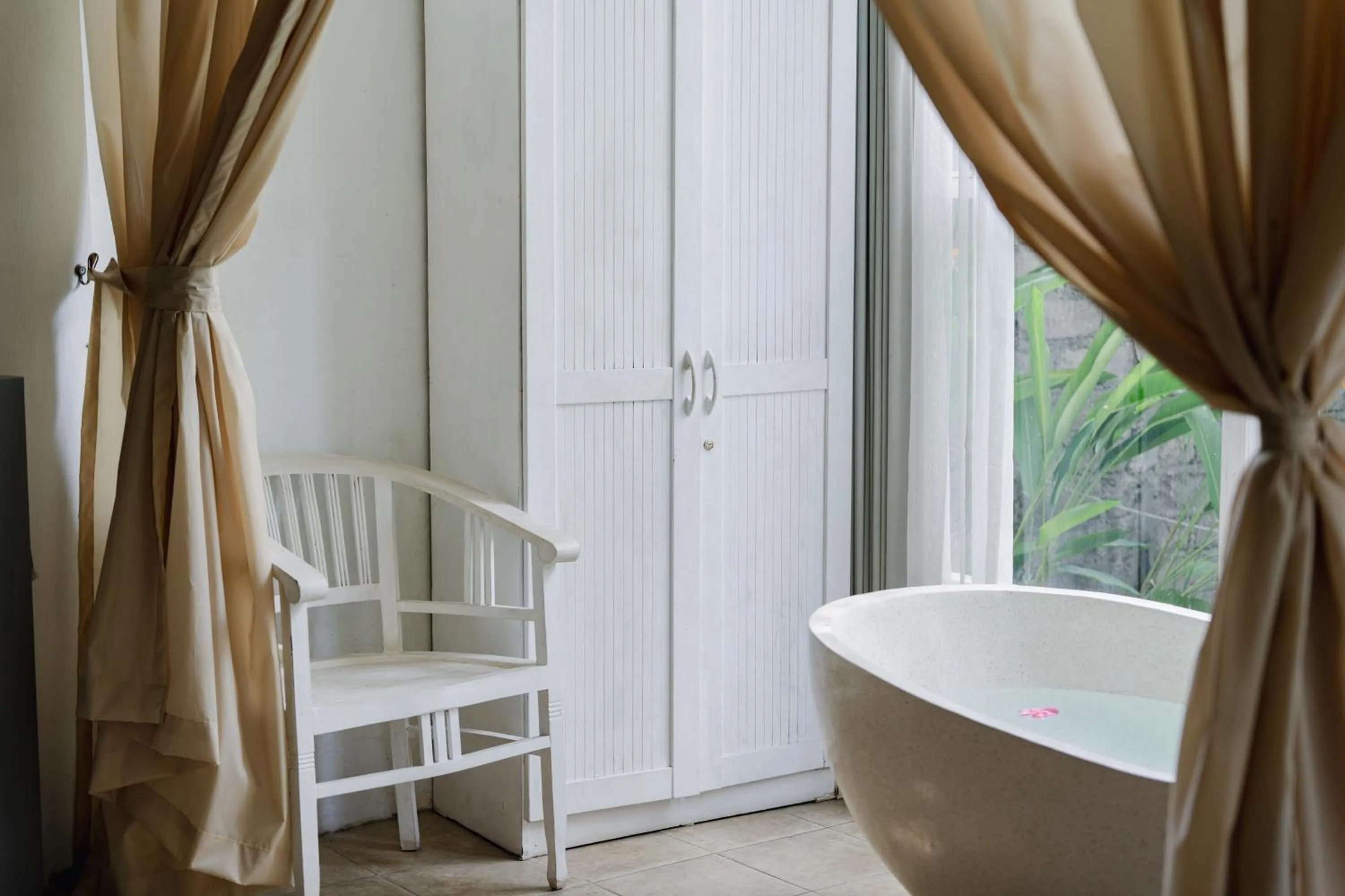 Bath in The Onion Collective