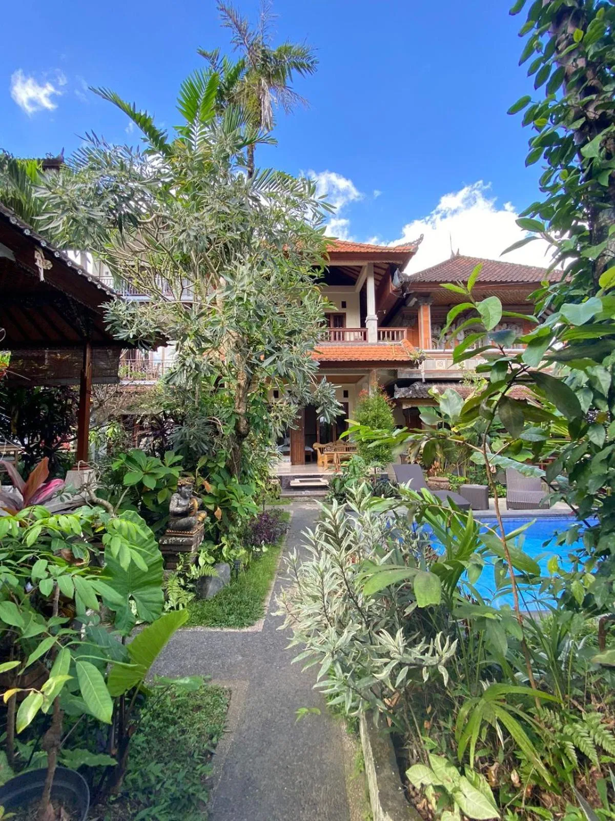 Property building in Bagus Homestay