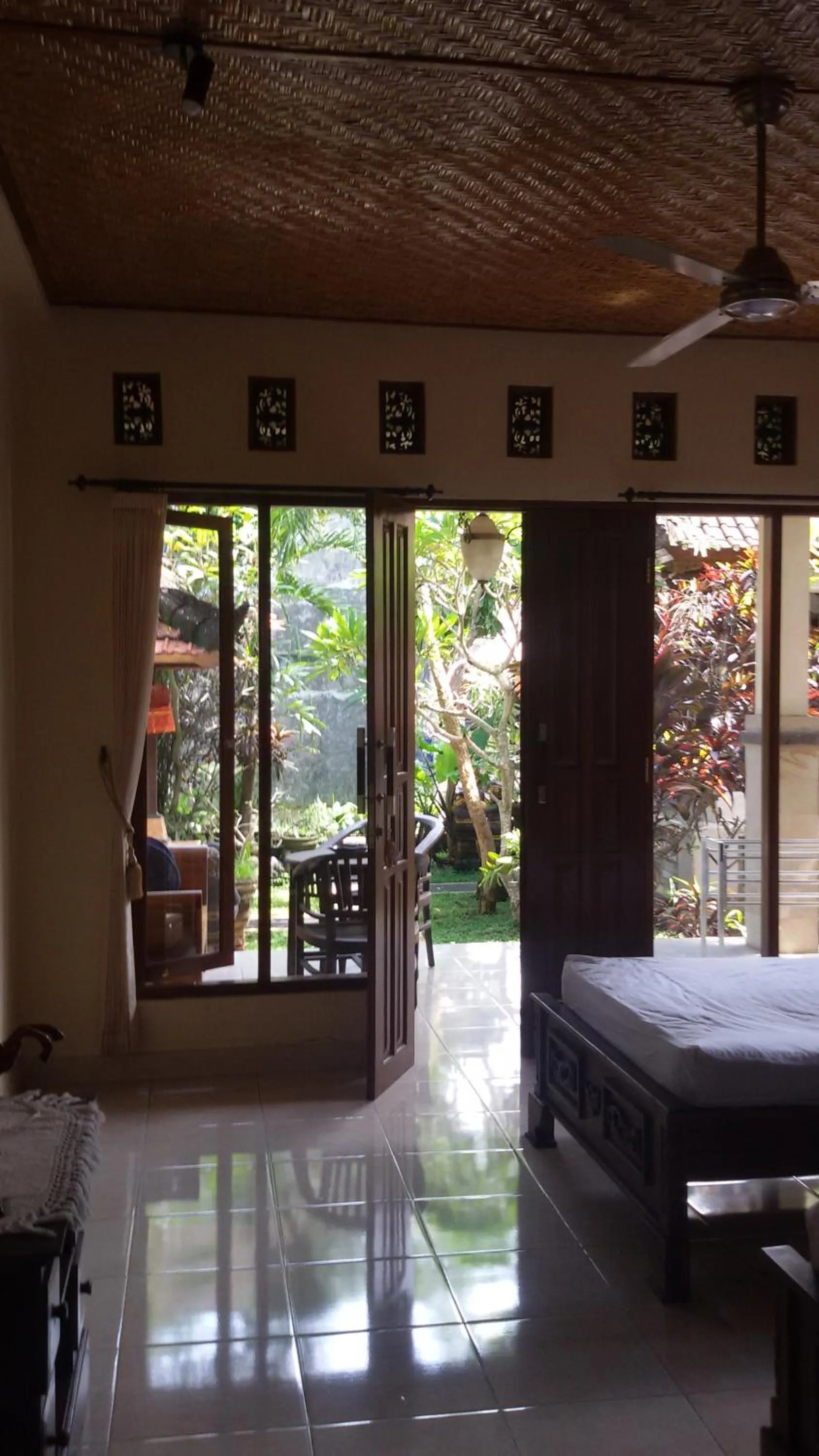 Garden, Bed in Bagus Homestay