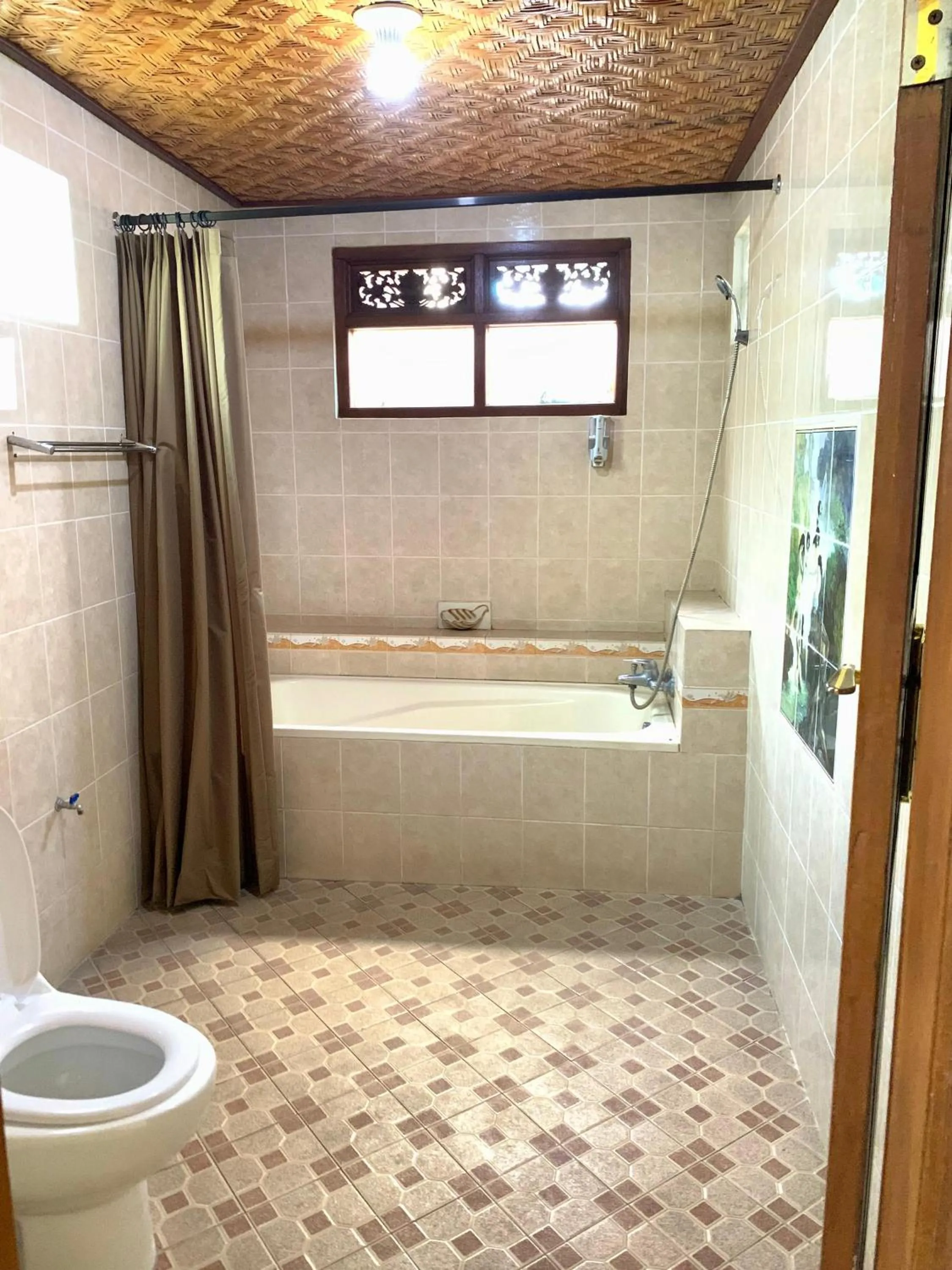 Bathroom in Bagus Homestay