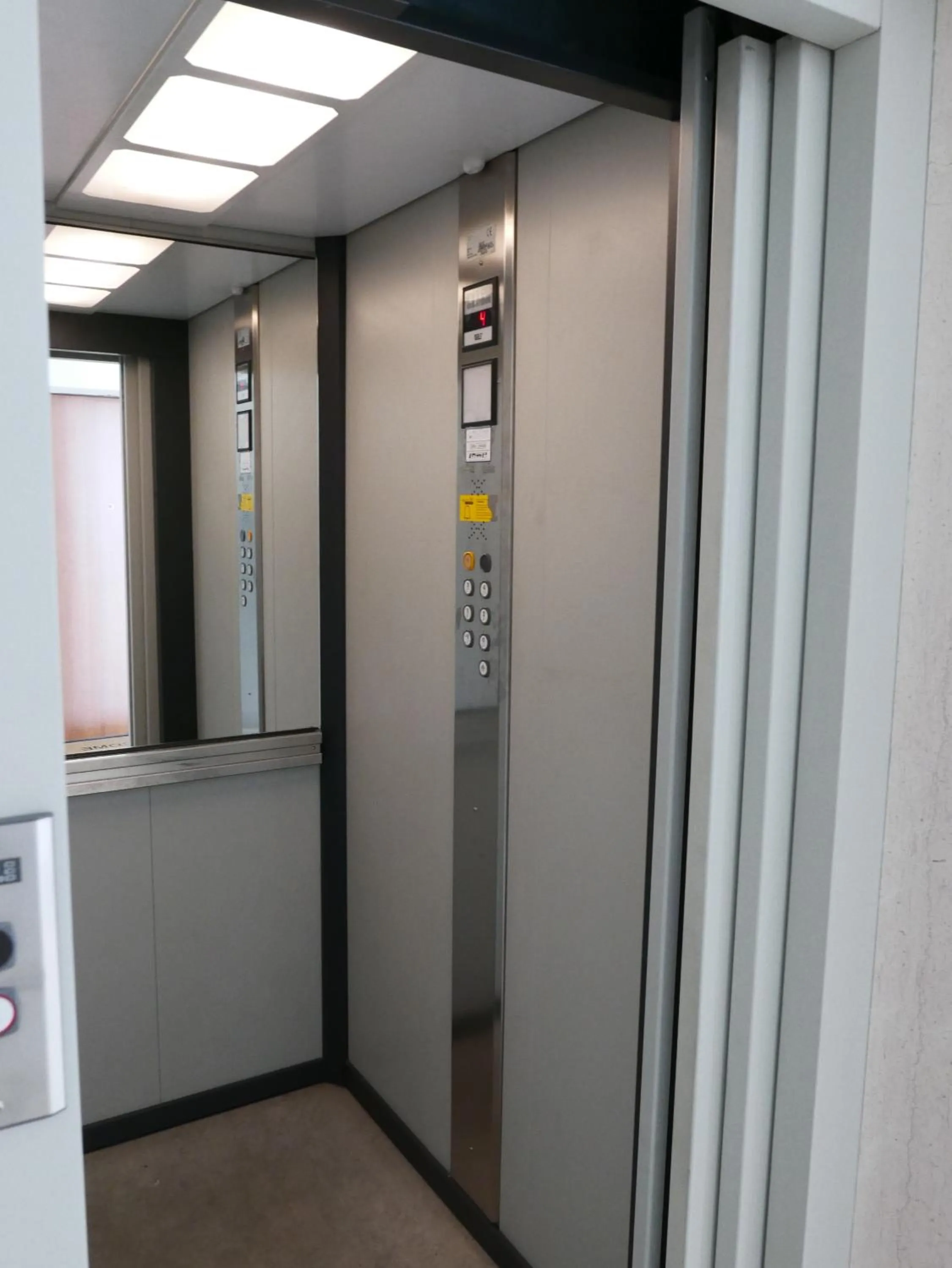 elevator in Travel Fiera