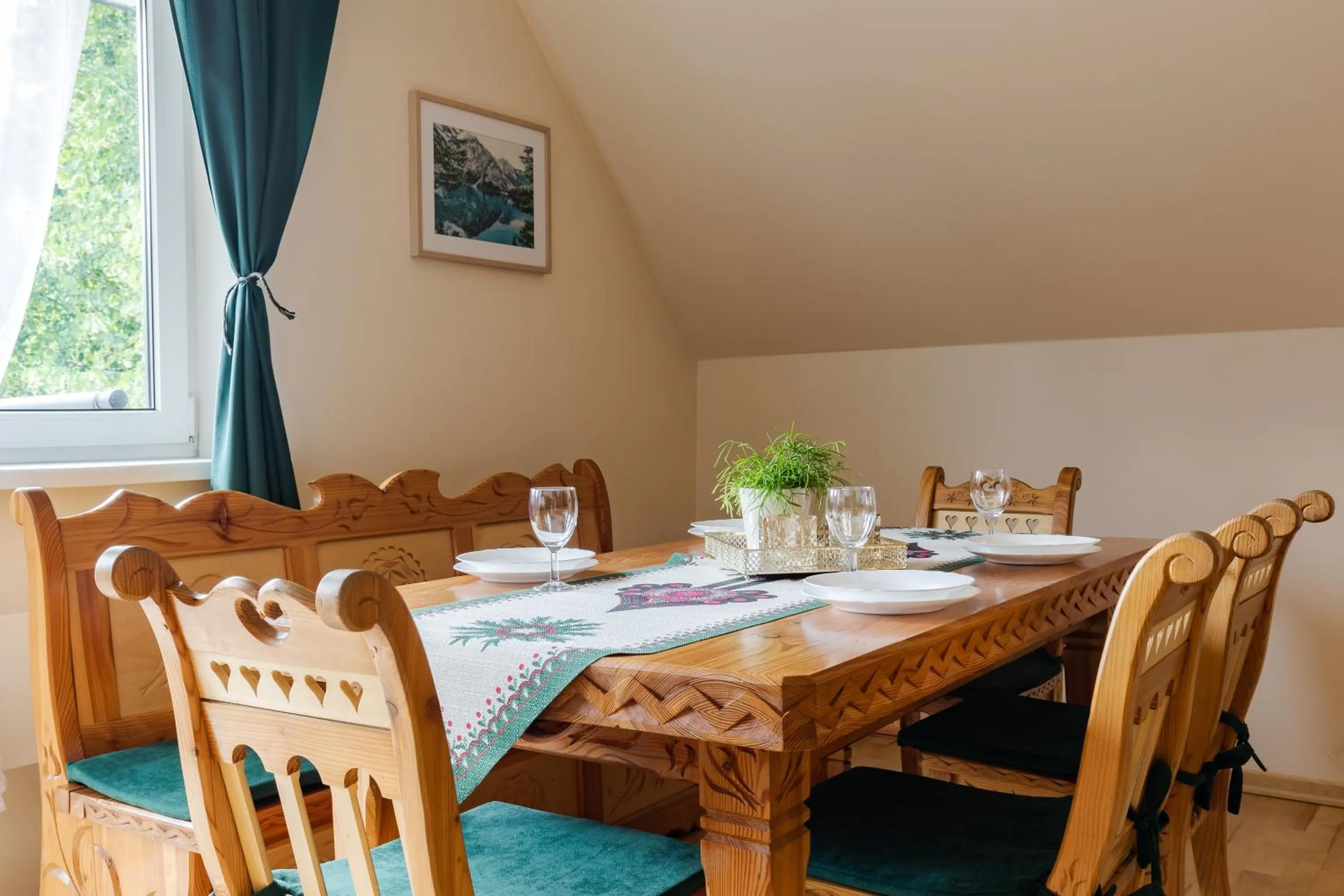 Dining area in Apartamenty Butorowy Zakopane