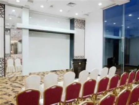 Business facilities in Hotel S Damansara
