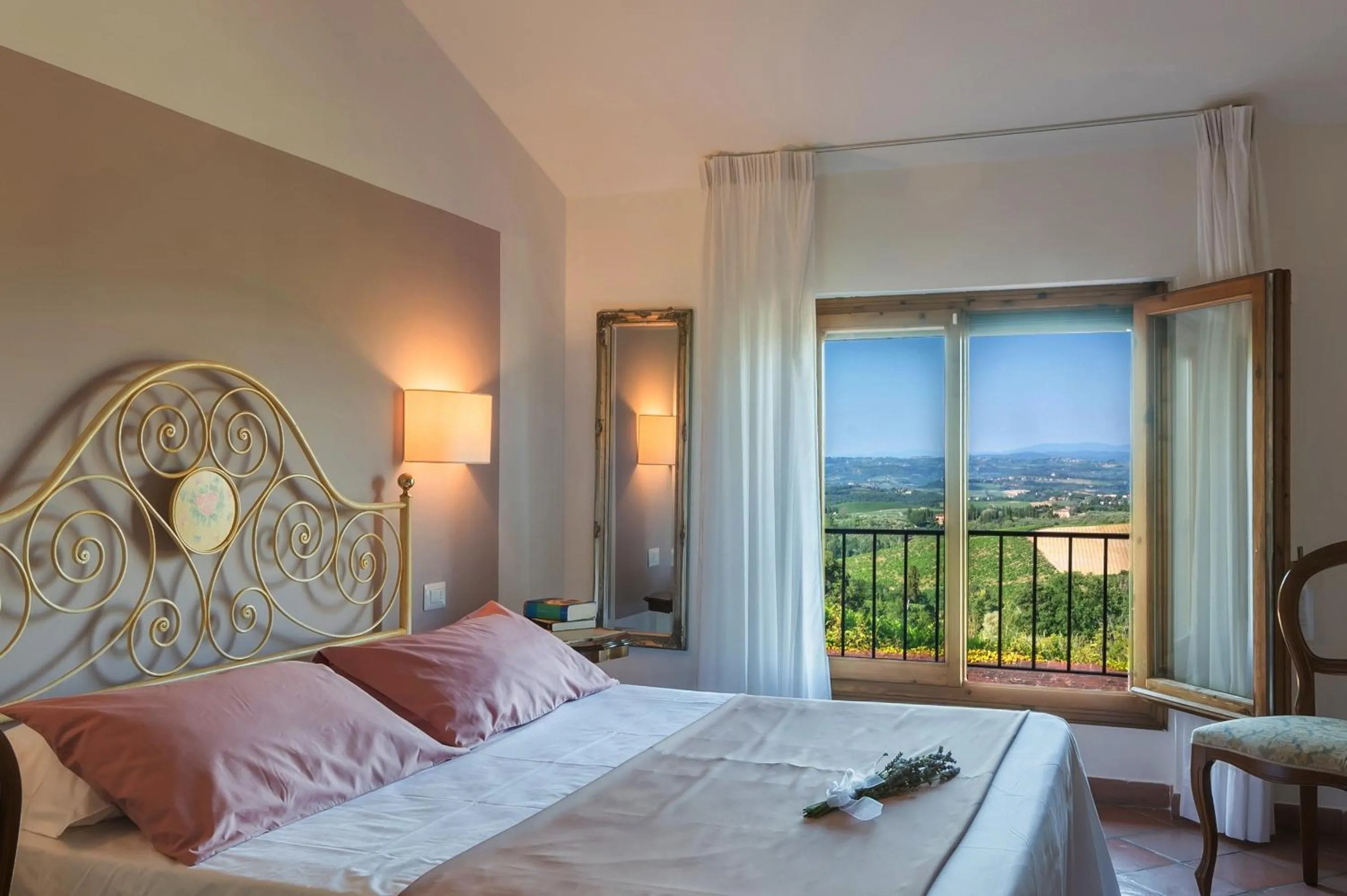View (from property/room), Bed in Hotel San Michele