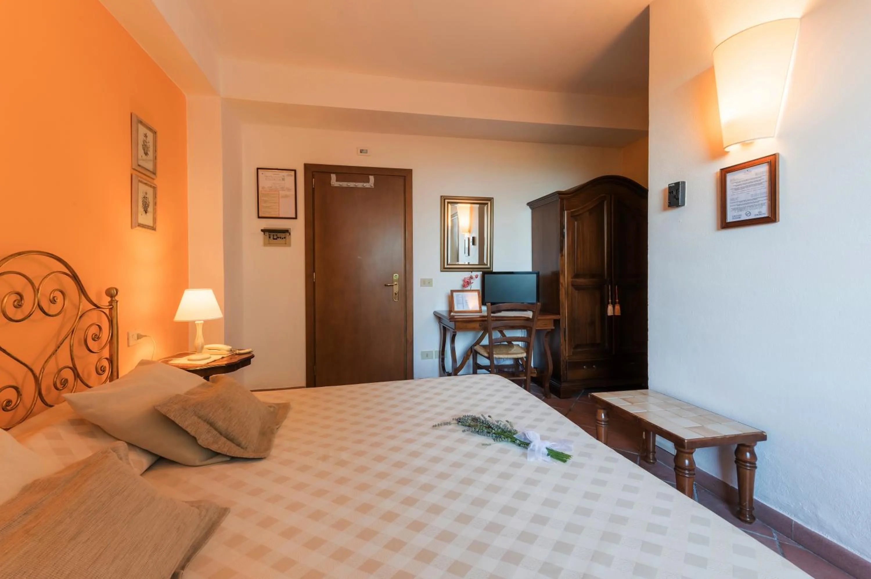 Photo of the whole room, Bed in Hotel San Michele