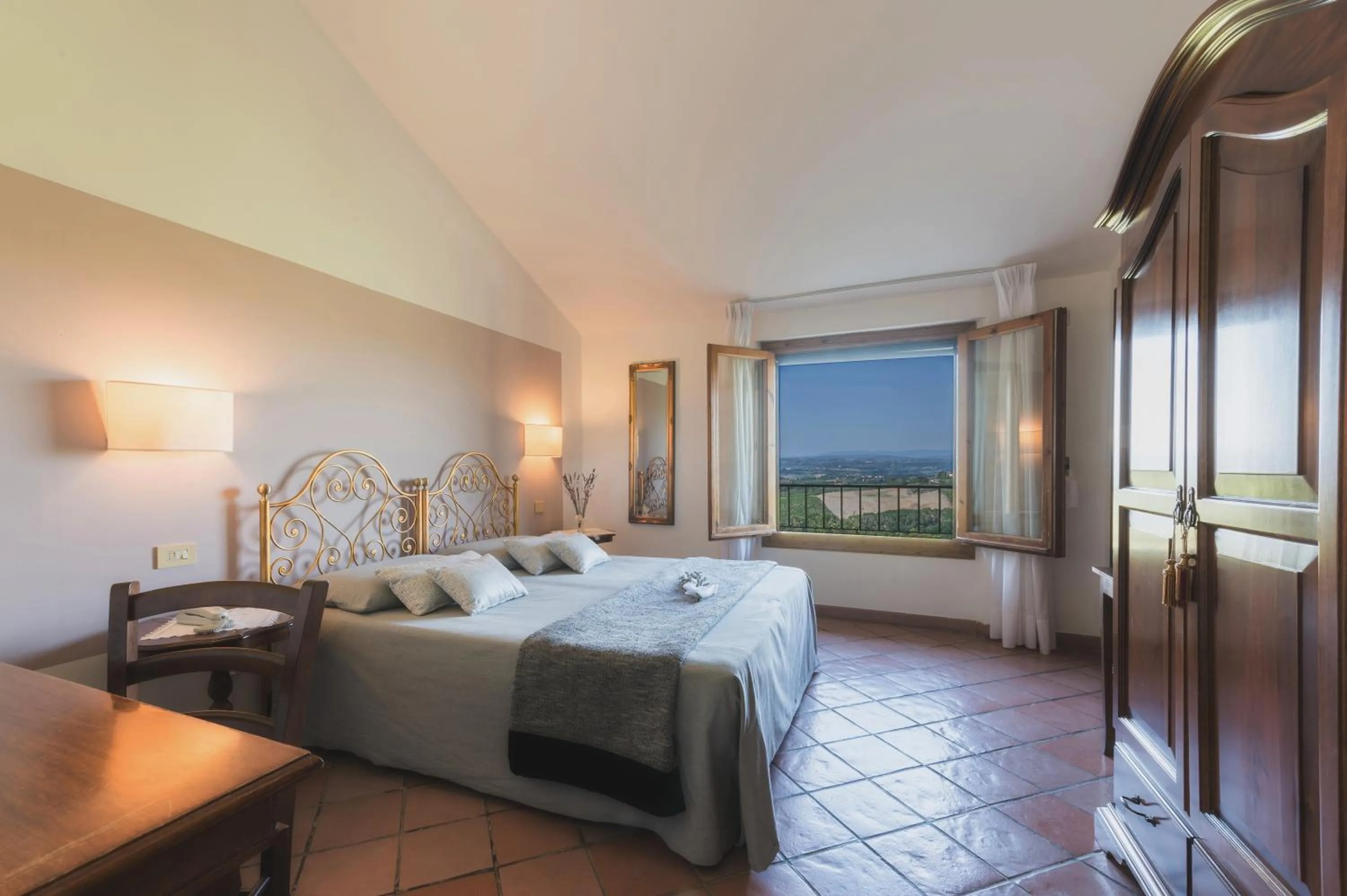 Photo of the whole room, Bed in Hotel San Michele